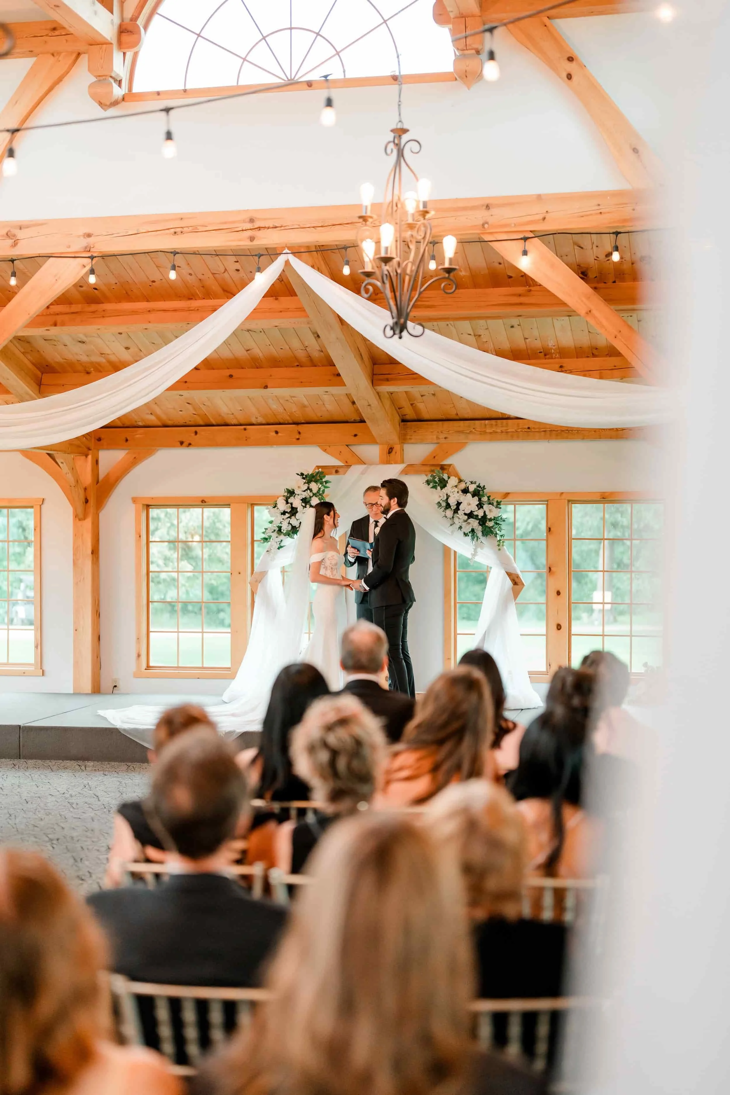 calgary-alberta-wedding-photography-calgary-wedding-photographer-zoo-wedding-photography-fillmed-by-silas-weddings