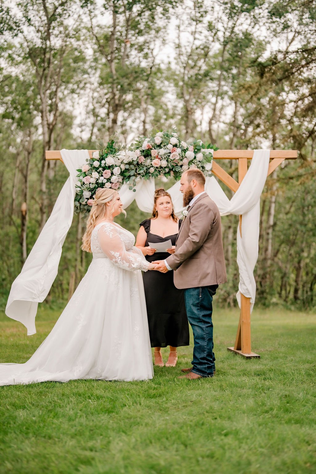 alberta-summer-farm-wedding-photography-rural-alberta-wedding-photographer-filmed-by-silas-weddings-cochrane-wedding-videography-and-photography
