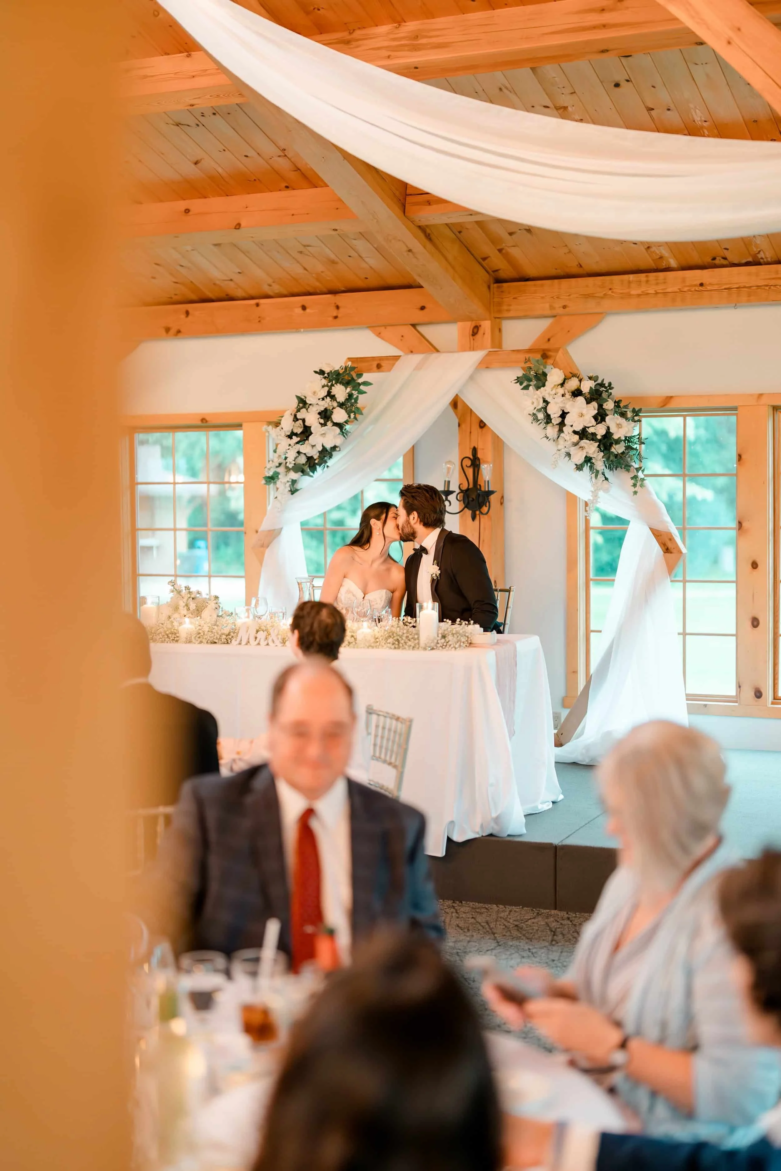 calgary-alberta-wedding-photography-calgary-wedding-photographer-zoo-wedding-photography-fillmed-by-silas-weddings