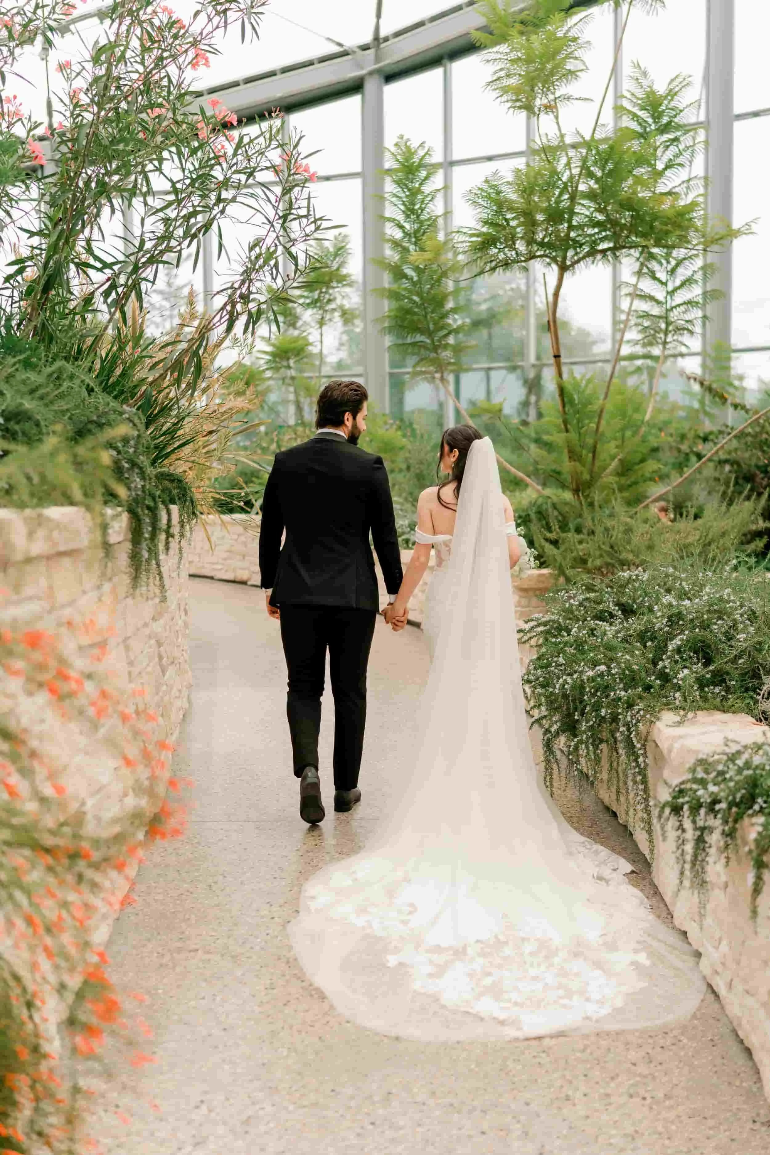 calgary-alberta-wedding-photography-calgary-wedding-photographer-zoo-wedding-photography-fillmed-by-silas-weddings