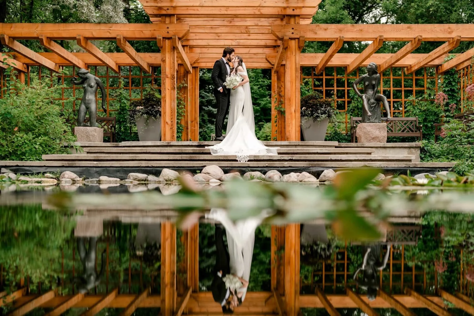 calgary-alberta-wedding-photography-calgary-wedding-photographer-zoo-wedding-photography-fillmed-by-silas-weddings