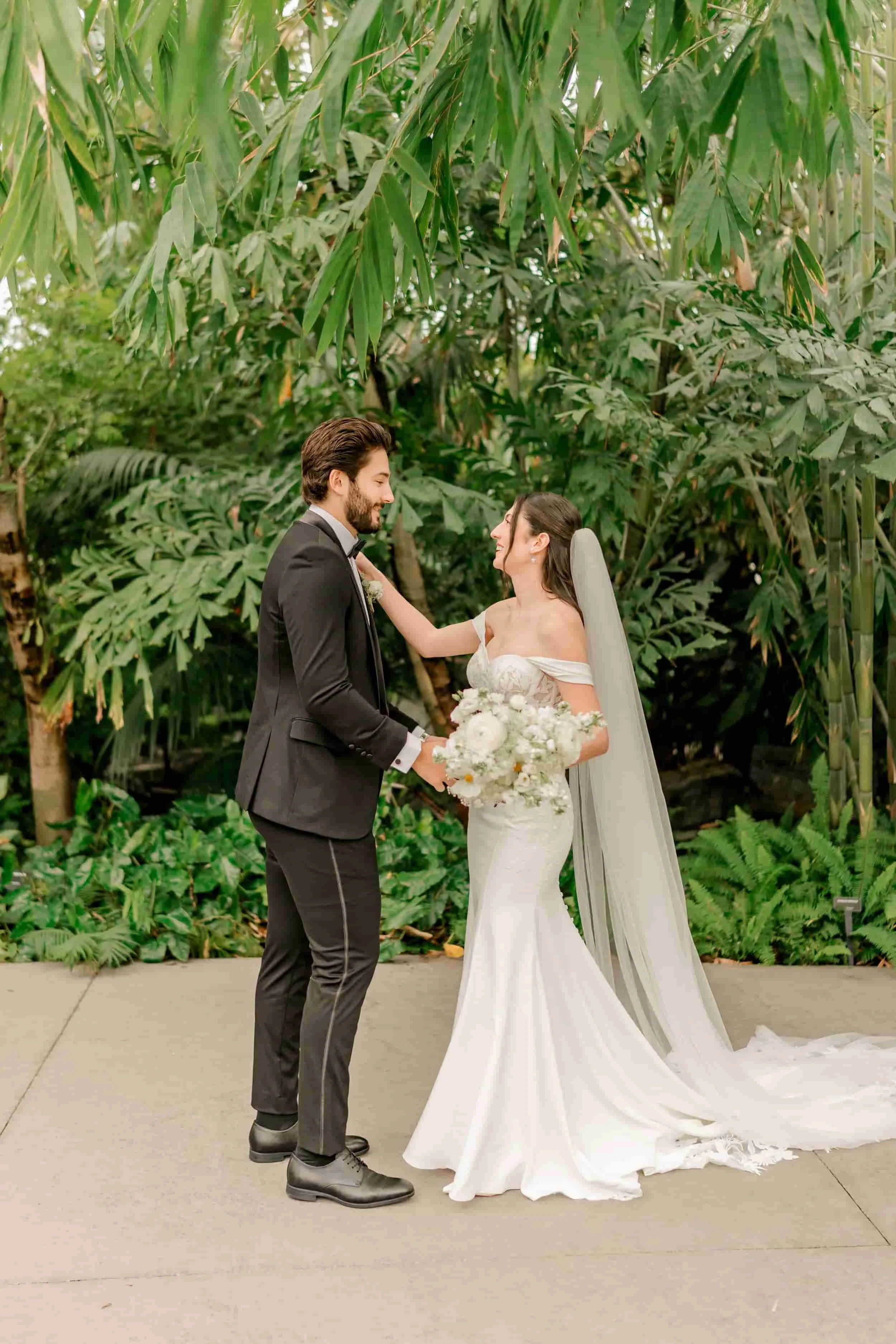 calgary-alberta-wedding-photography-calgary-wedding-photographer-zoo-wedding-photography-fillmed-by-silas-weddings