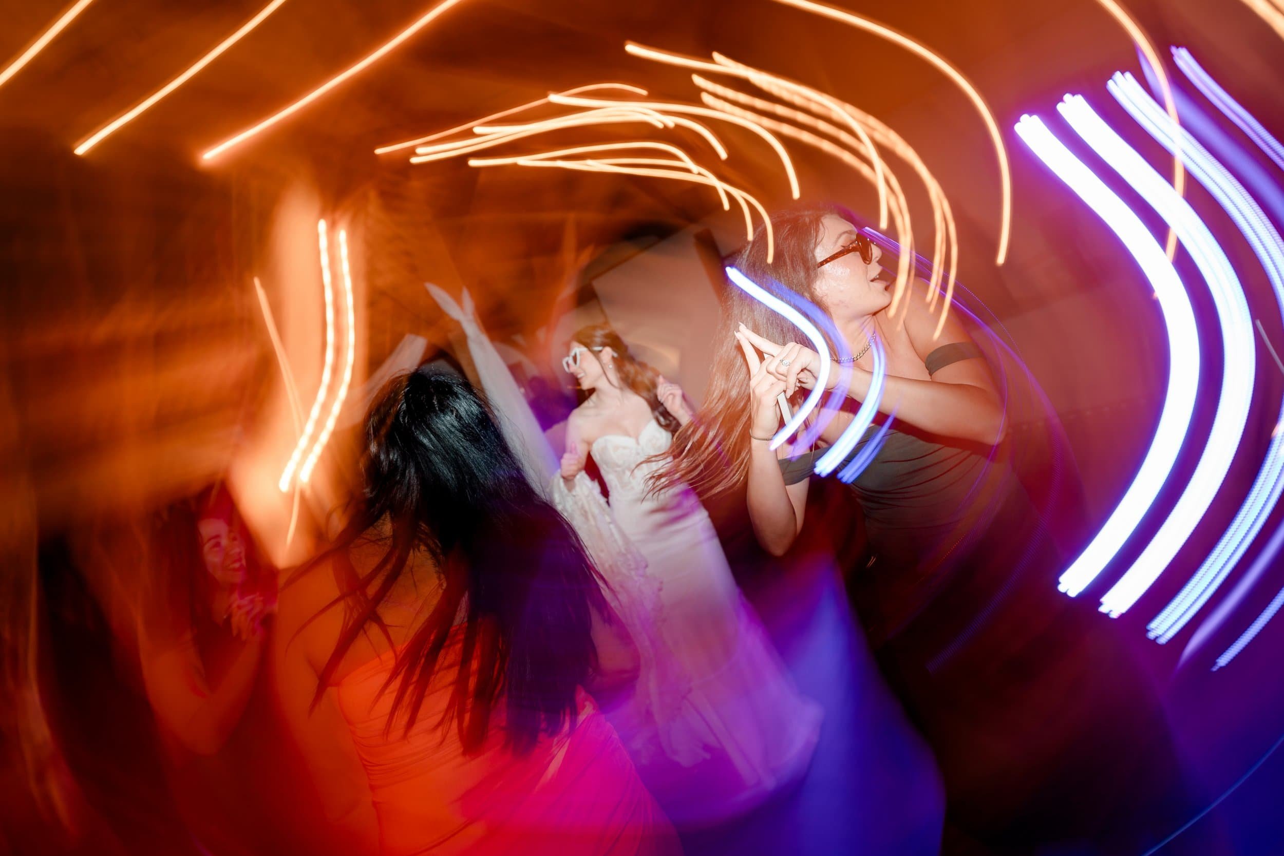 calgary-alberta-wedding-photography-calgary-wedding-photographer-zoo-wedding-photography-fillmed-by-silas-weddings