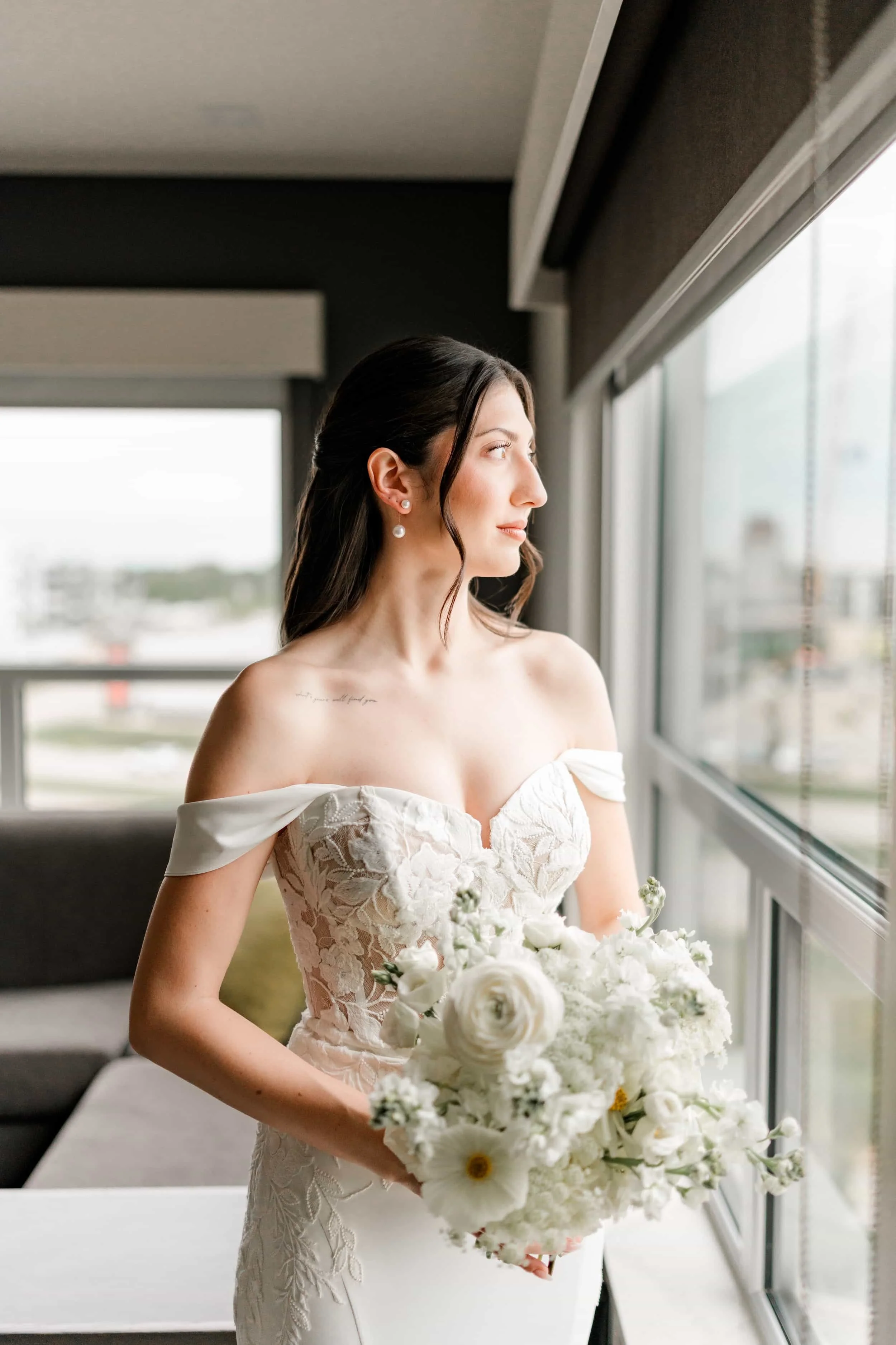 calgary-alberta-wedding-photography-calgary-wedding-photographer-zoo-wedding-photography-fillmed-by-silas-weddings