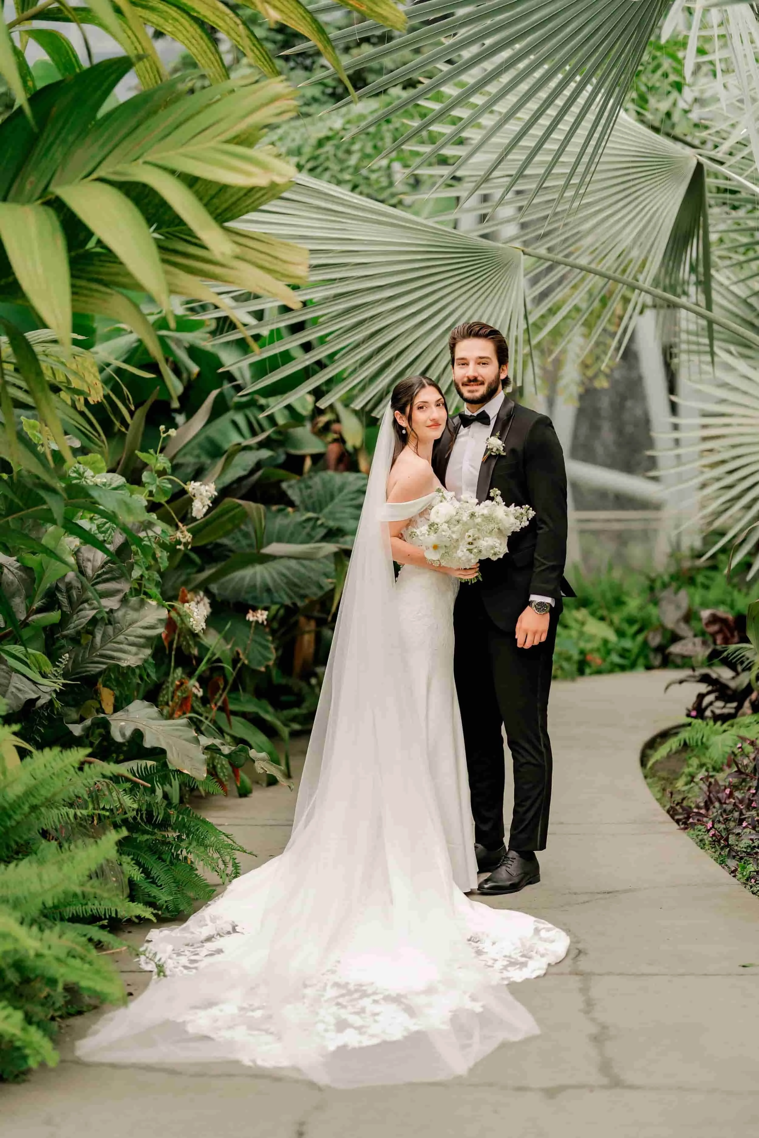 calgary-alberta-wedding-photography-calgary-wedding-photographer-zoo-wedding-photography-fillmed-by-silas-weddings