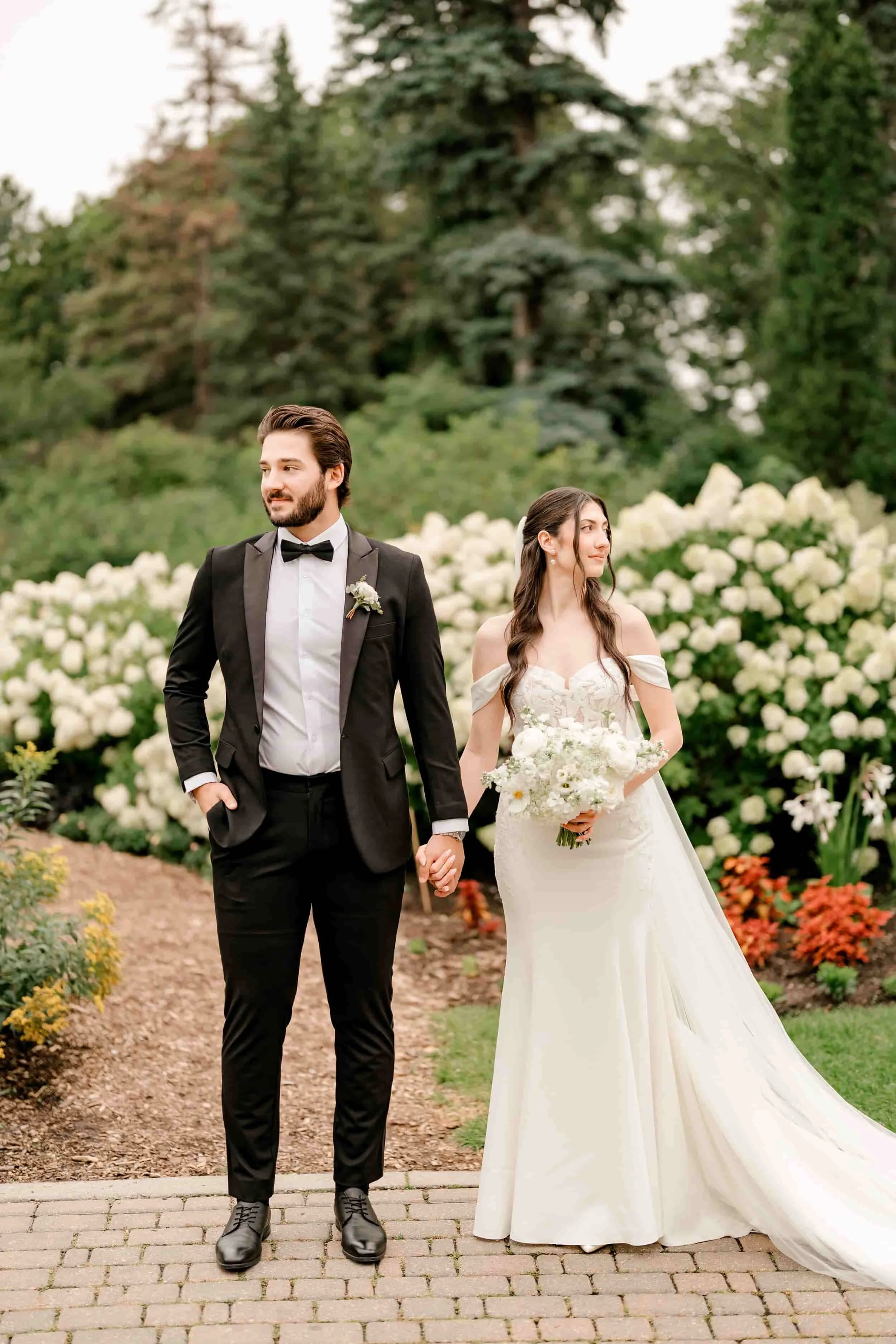 calgary-alberta-wedding-photography-calgary-wedding-photographer-zoo-wedding-photography-fillmed-by-silas-weddings