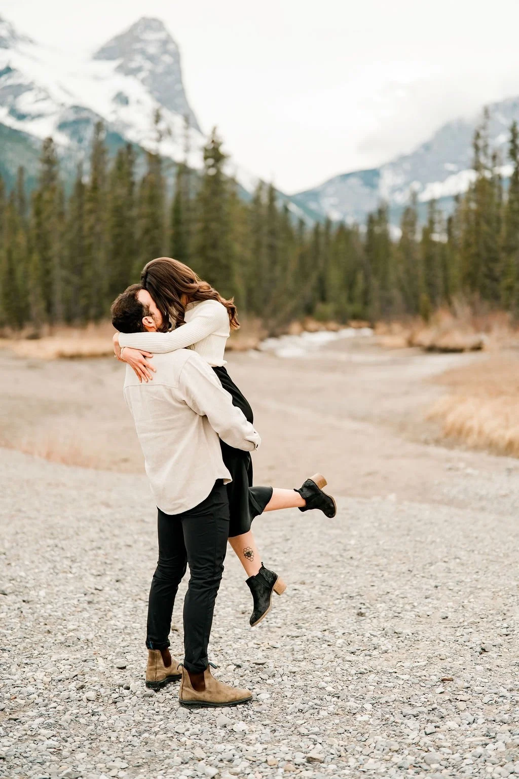 canmore-engagement-photographer-filmed-by-silas-weddings-canmore-engagement-photographer-canmore-engagement-session-alberta-engagement-photography-filmed-by-silas-weddings