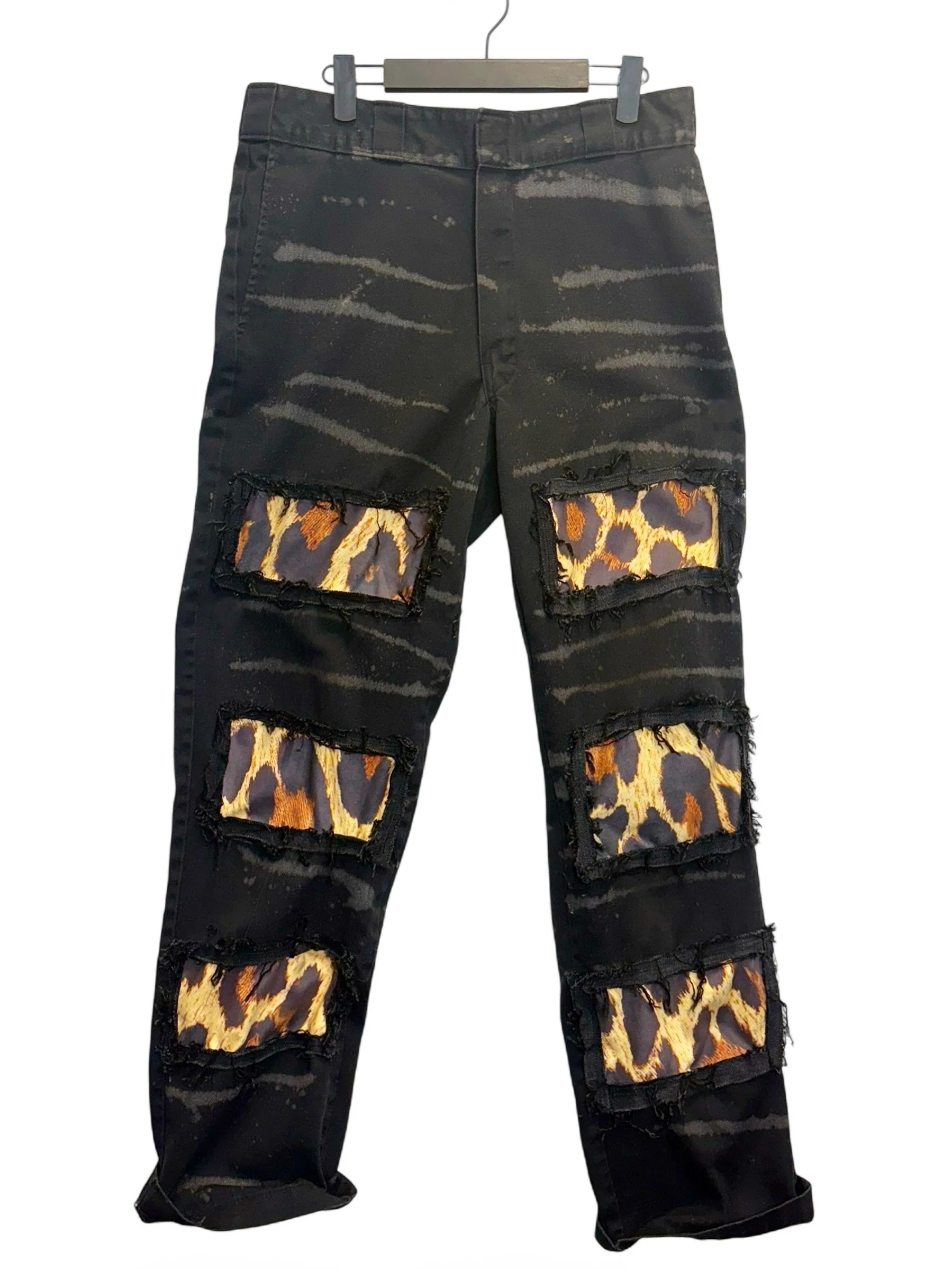 pants+leopard+no+model.png