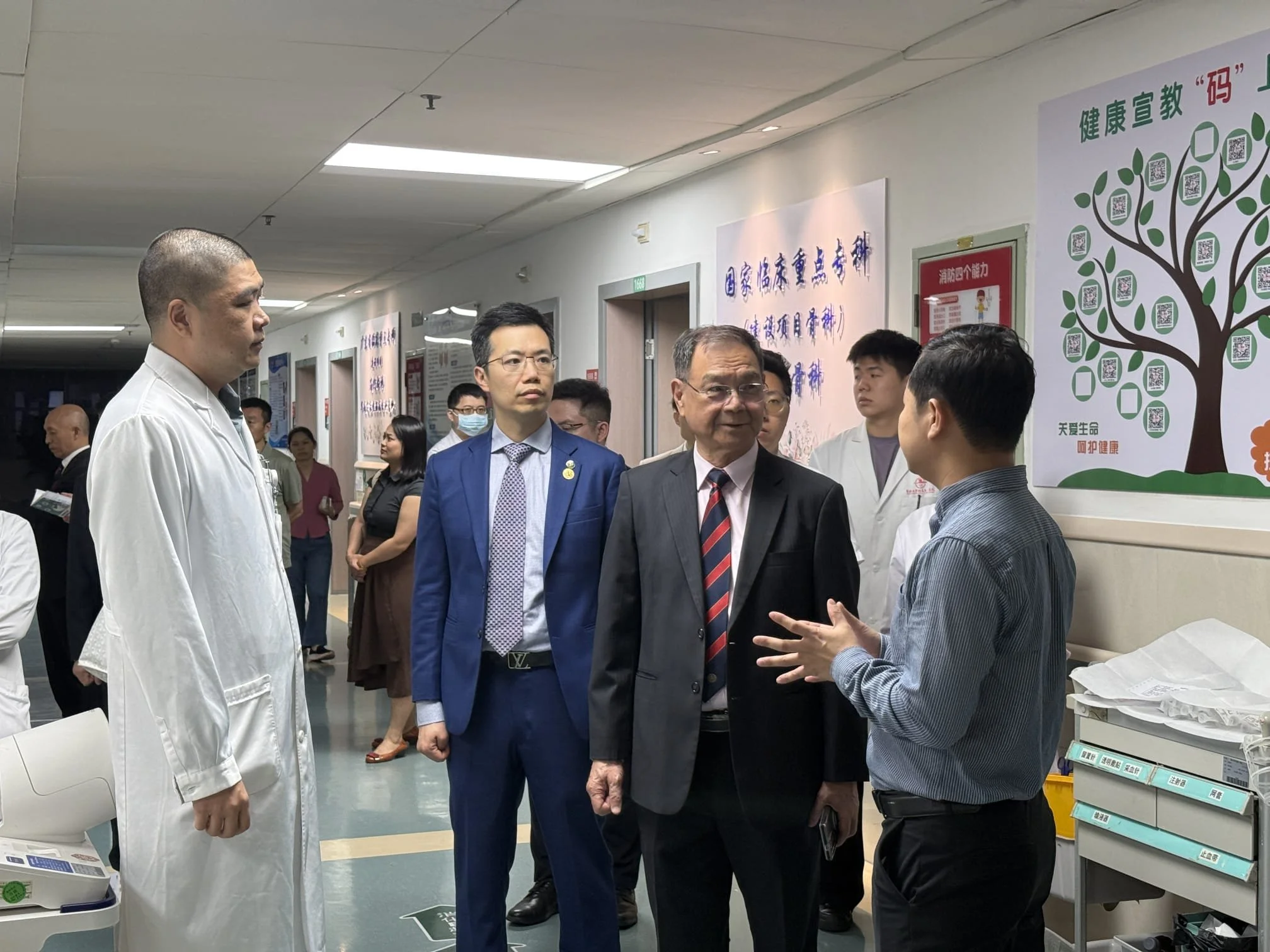 參觀暨大醫學院
