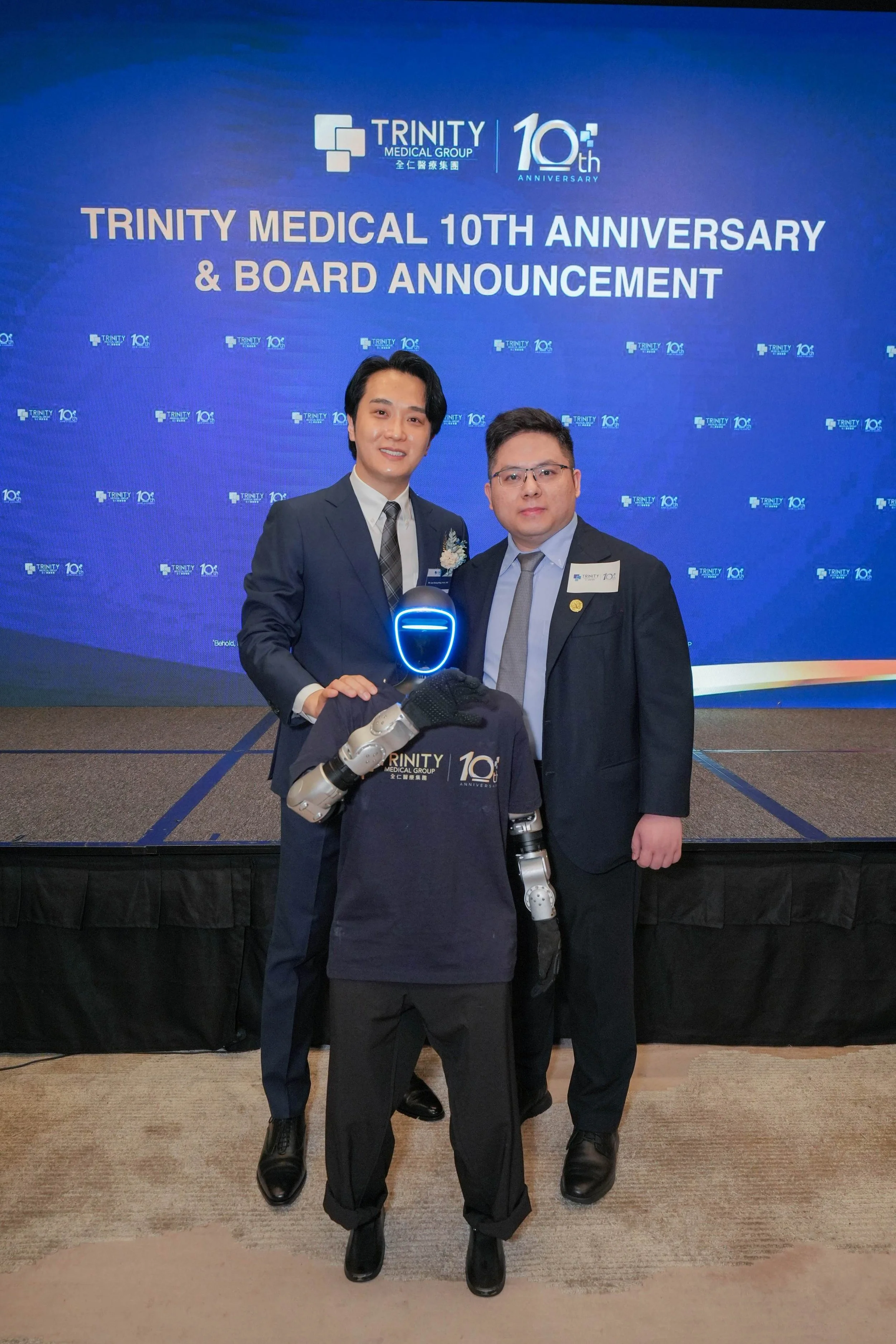 2026-3-3 全仁醫務中心10周年慶典
與創辦人劉仲恆醫生合影