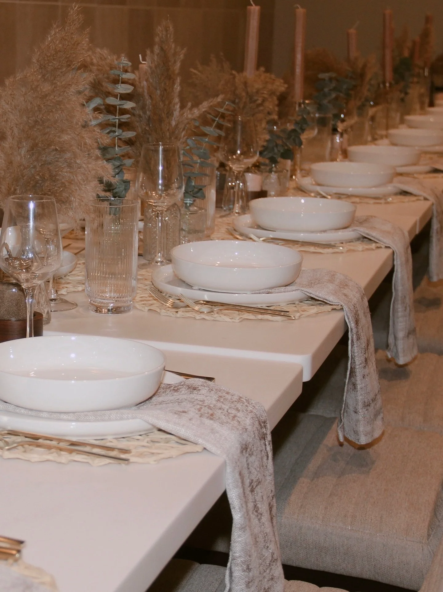 POV: Your family&rsquo;s fall dinner table is ready, and everyone&rsquo;s gathered around to share stories and laughter.

The candles flicker gently, the eucalyptus perfumes the room, the golden leaves and warm tones of the table create the perfect b