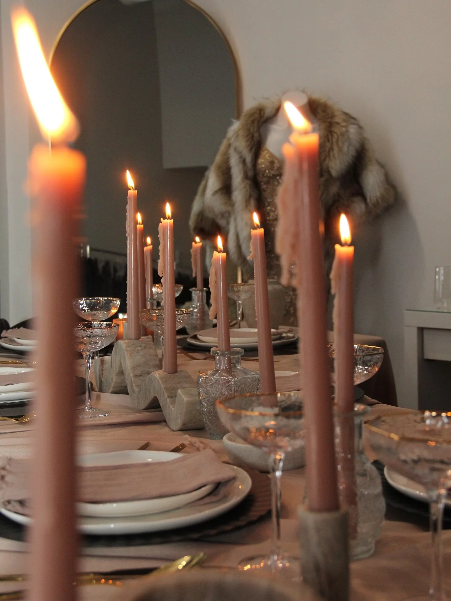 The leaves are changing and everything is starting to feel cozy ✨

Photography | @nelz_rivera 

@lehighvalleypa @explorelehighvalley 

#tablescapestyling #fallinphilly #birthdaydinner