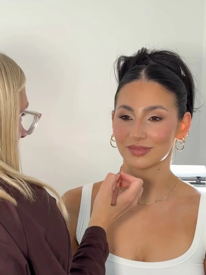 Skin prep is a must when you want a flawless base ✨ 

Dry, oily, dehydrated or combination hydration is your best friend. 

Content by @byava.studio 
Dream face by the gorgeous @ellanissenn 
Hair by @styledbysam_hairstylist 

#makeupartist #beforeand