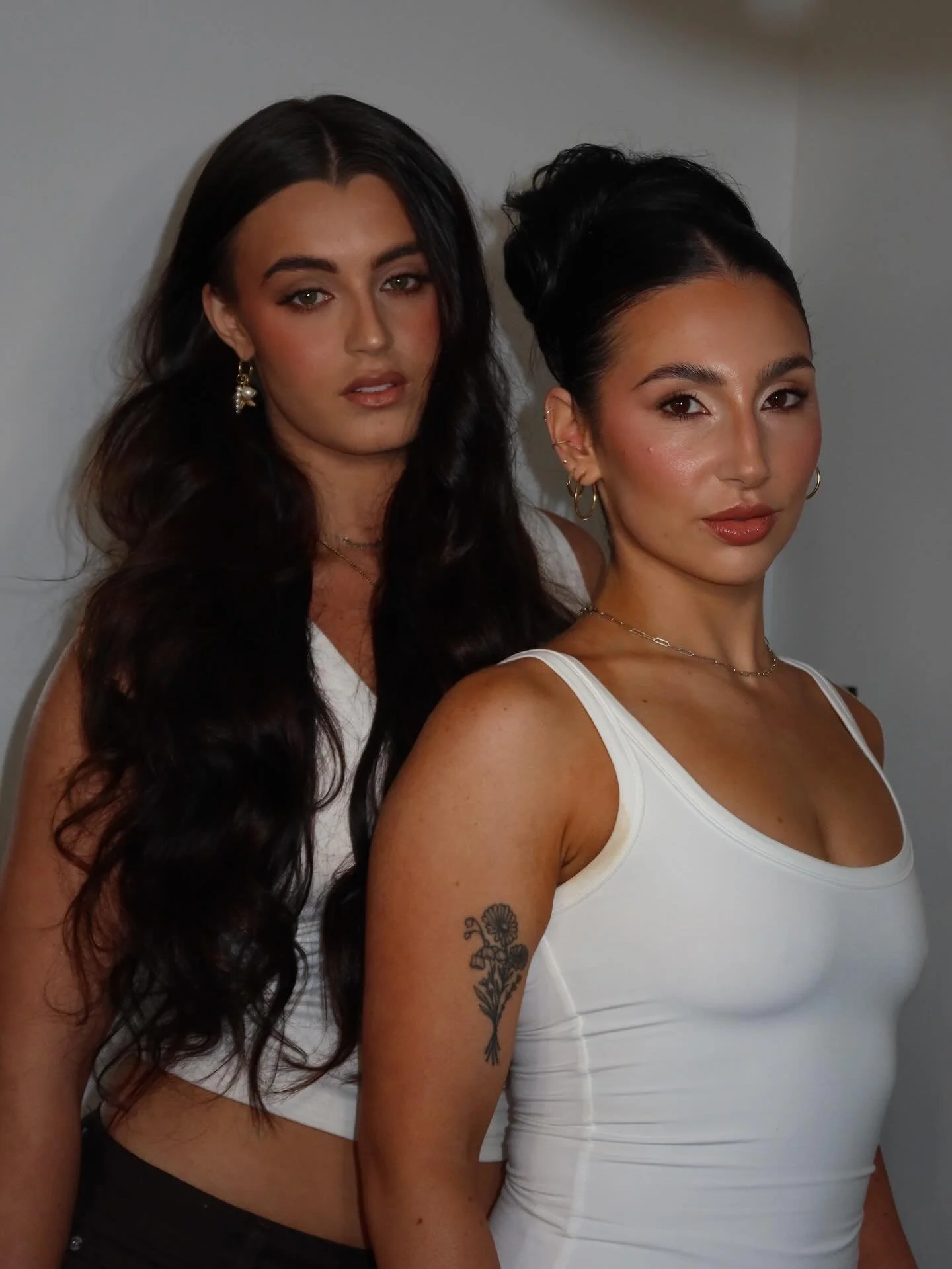 The perfect duo 🤌🏼 

I love working with a bunch of talented people! 

If you need a makeup artist or maybe you need two? @byzoeymua &amp; @ckg.makeupartistry have you covered.

A Hair stylist maybe? @styledbysam_hairstylist is your gal.

Or a Cont