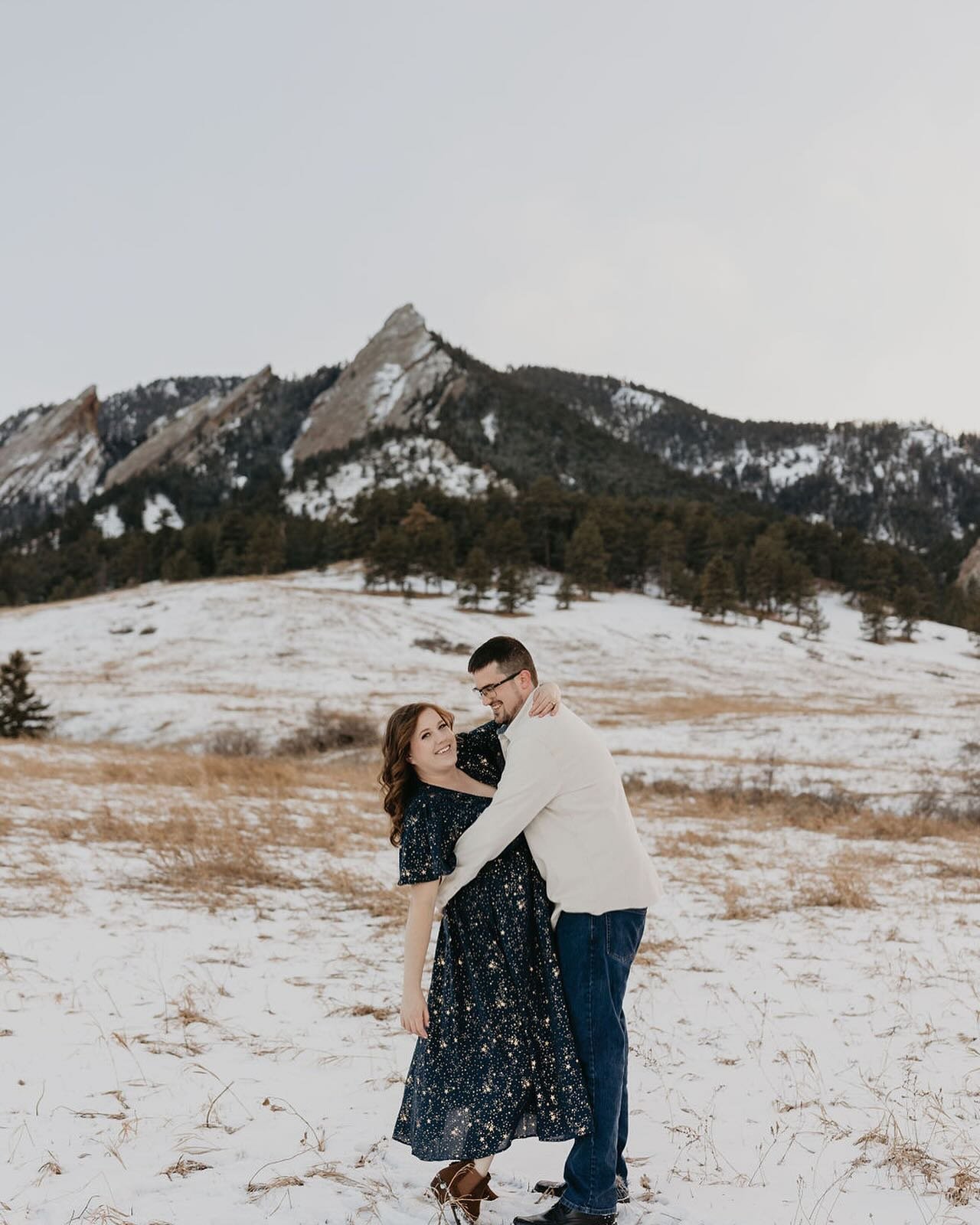 Excited to share my newest couple! Ricci and Justin will  travel from snowy Colorado to sunny Arizona to tie the knot this fall! ✨
.
Photo: @jessica__cooke 
.
#brideandgroom #engagementphotos #shesaidyes #coloradocouple #azwedding #fallwedding #futur