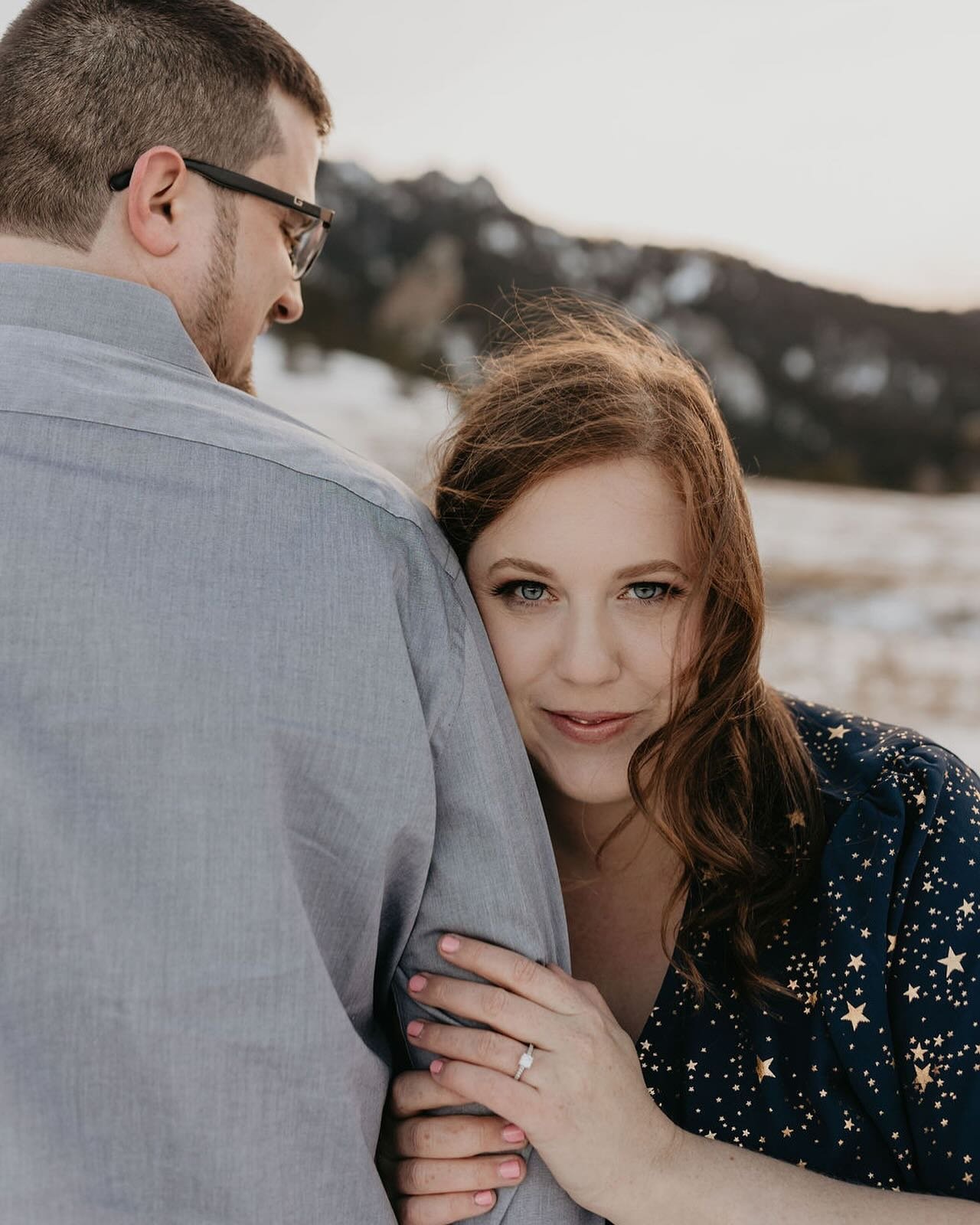 A woman has a special glow about her when she has a ring on her finger ✨
.
Photo: @jessica__cooke 
.
#engagementphotos #engaged #brideandgroom #futuremrandmrs #coloradocouple #azwedding #engagementphotography #azweddingplanner #theweddingtherapist