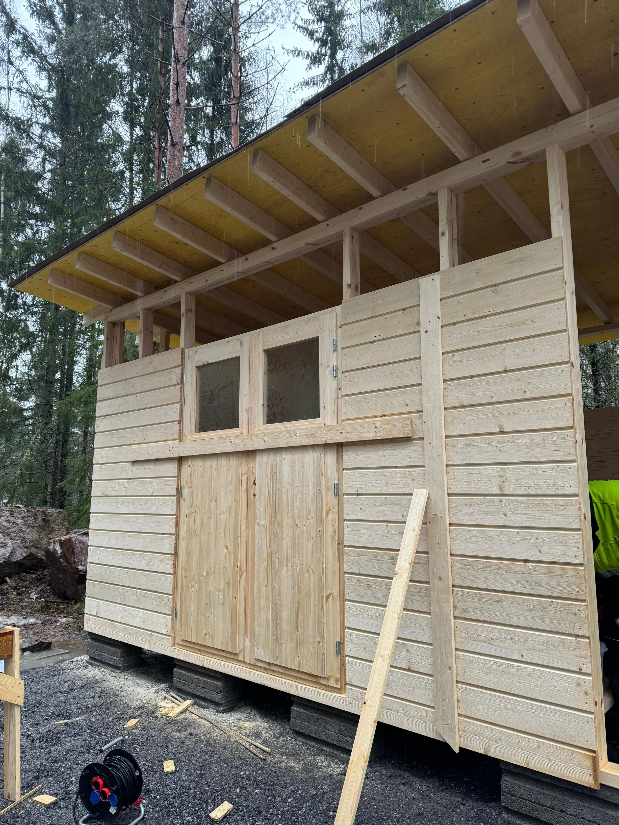 Jalotimpurit_Varaston rakentaminen 4.jpeg