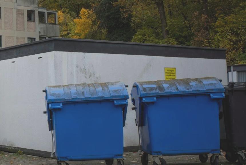 Commercial dumpster area cleaning and maintenance service for shopping centers and commercial properties in Atlanta.