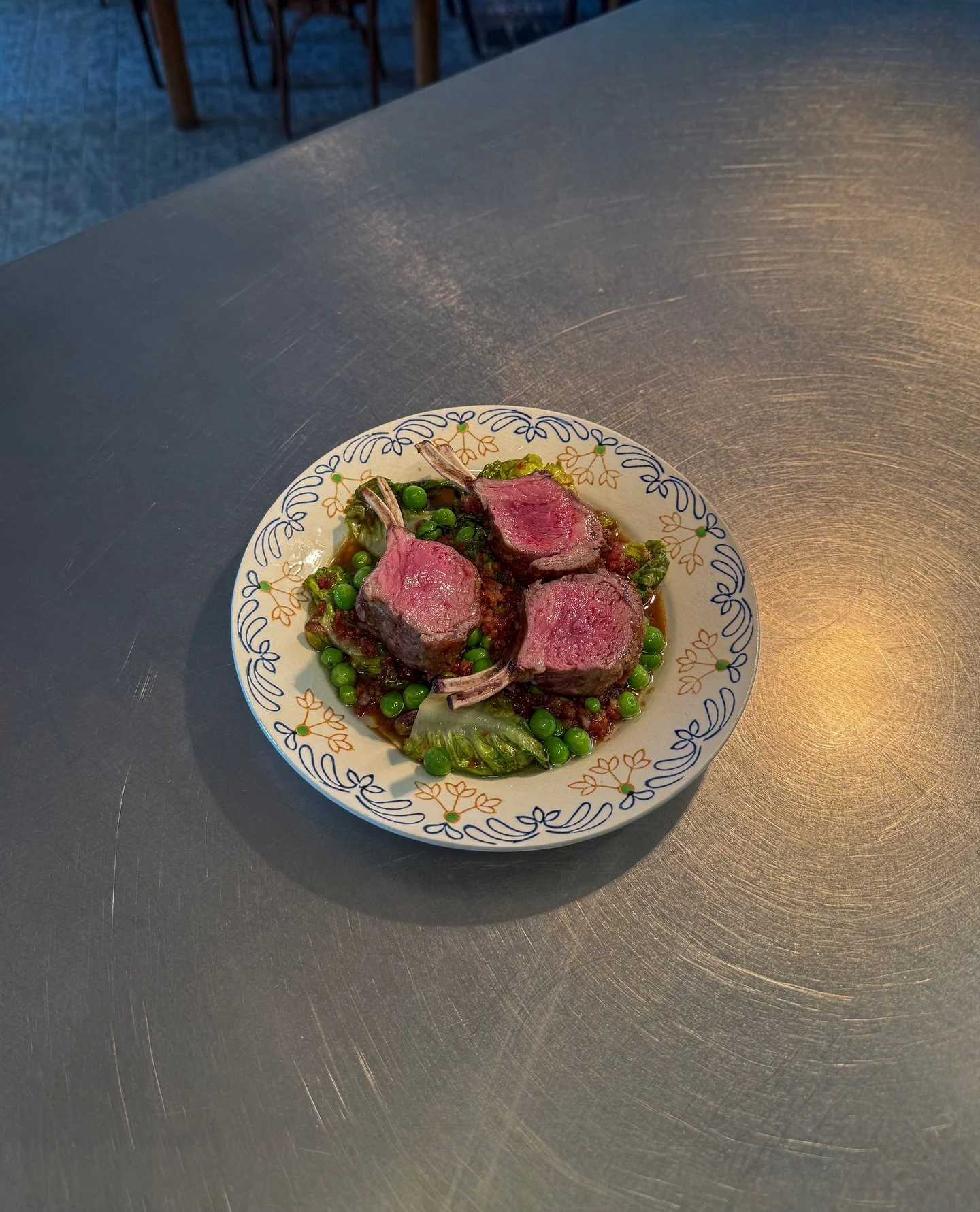 Lamb rack, green peas &amp; mint
