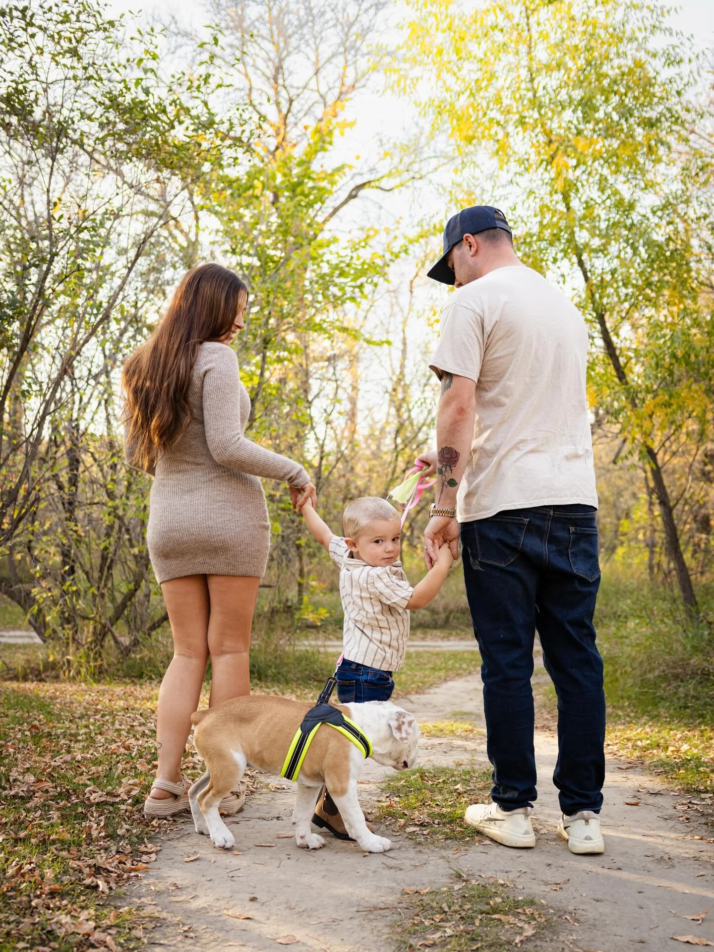 Cute family photoshoot from last fall
&mdash;&mdash;
#familyphotoshoot #canon #portraits #estevanphotographer #fall
