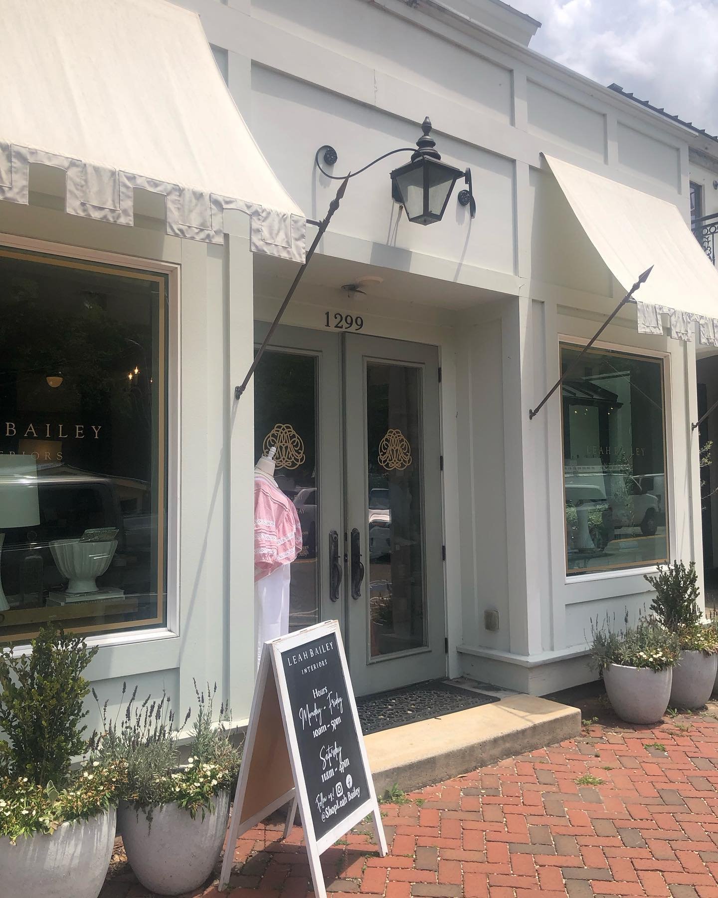 Bluffton doesn&rsquo;t disappoint with lovely shops like @leahbaileyinteriors