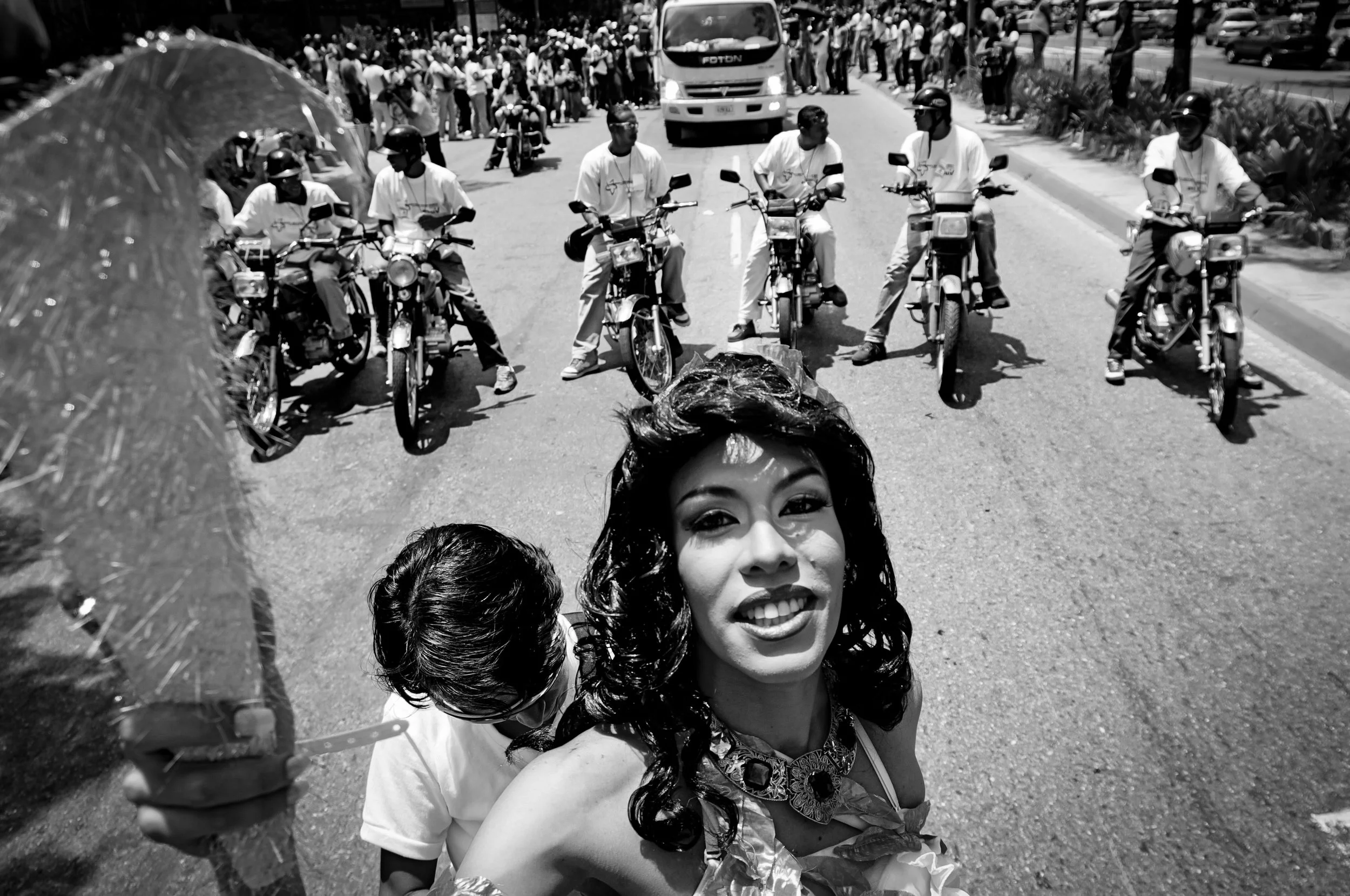 ALTA_MARCHA_ORGULLO_GAY_2010_ByN_Caracas_Venezuela_005.jpeg