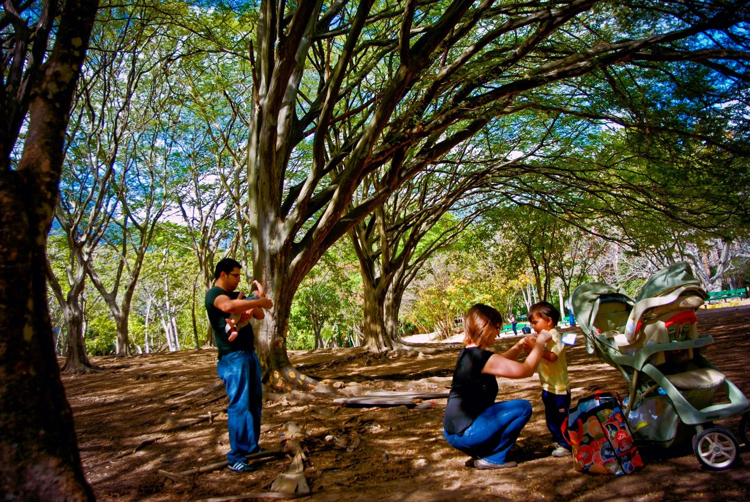 UNA TARDE EN EL PARQUE — JASMINA Y MARIO
