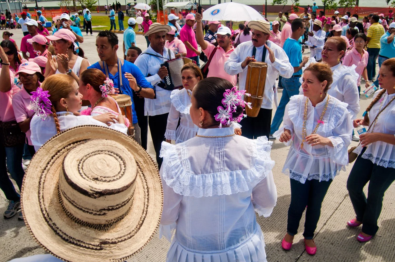 ALTA_Caminanta_Celebremos la vida_Cancer_de_Mama_PanamaCity_10-2011-77-23.jpg