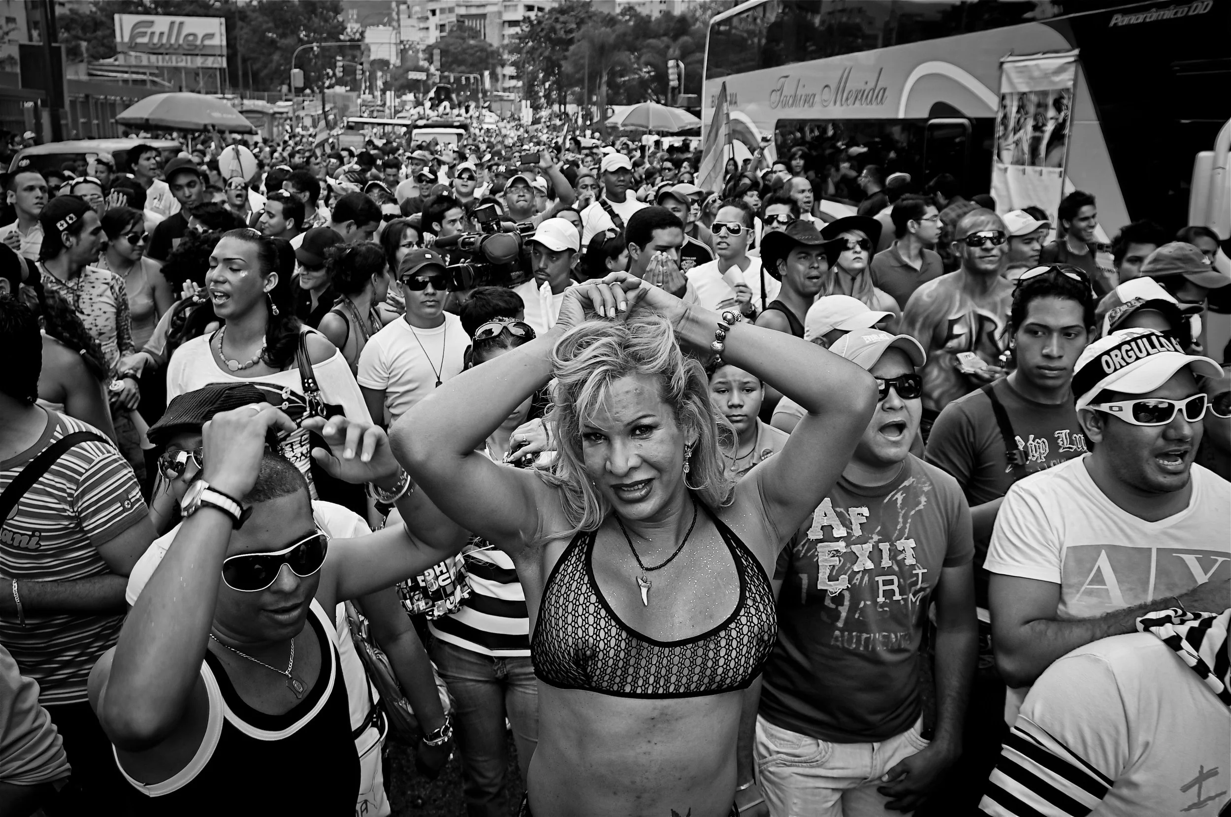 ALTA_MARCHA_ORGULLO_GAY_2010_ByN_Caracas_Venezuela_031.jpeg