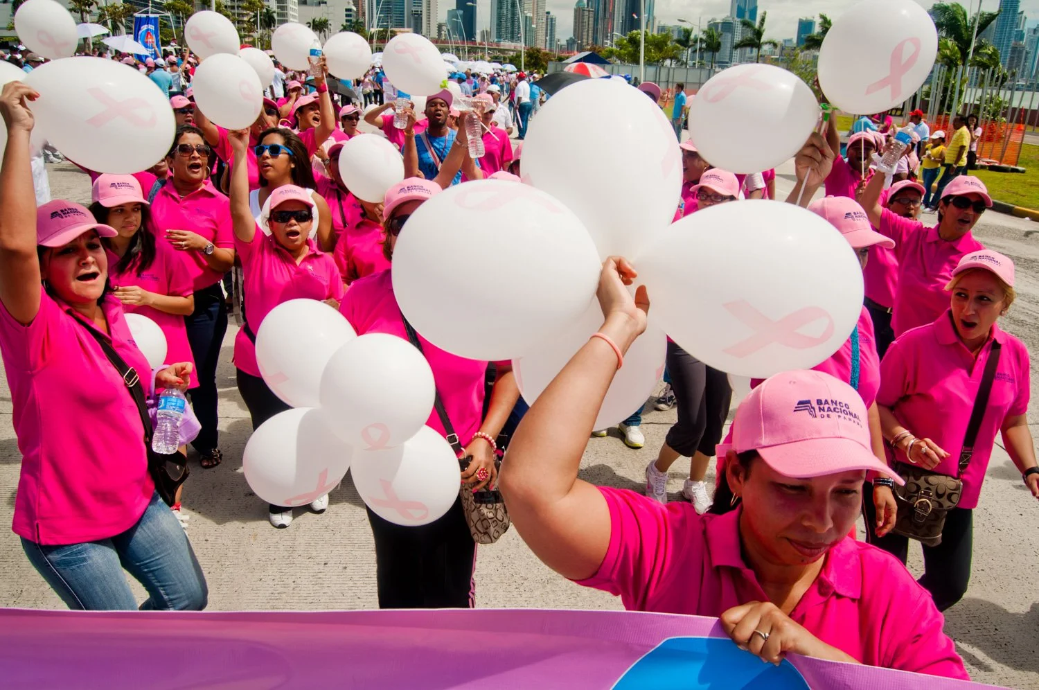 ALTA_Caminanta_Celebremos la vida_Cancer_de_Mama_PanamaCity_10-2011-82-24.jpg