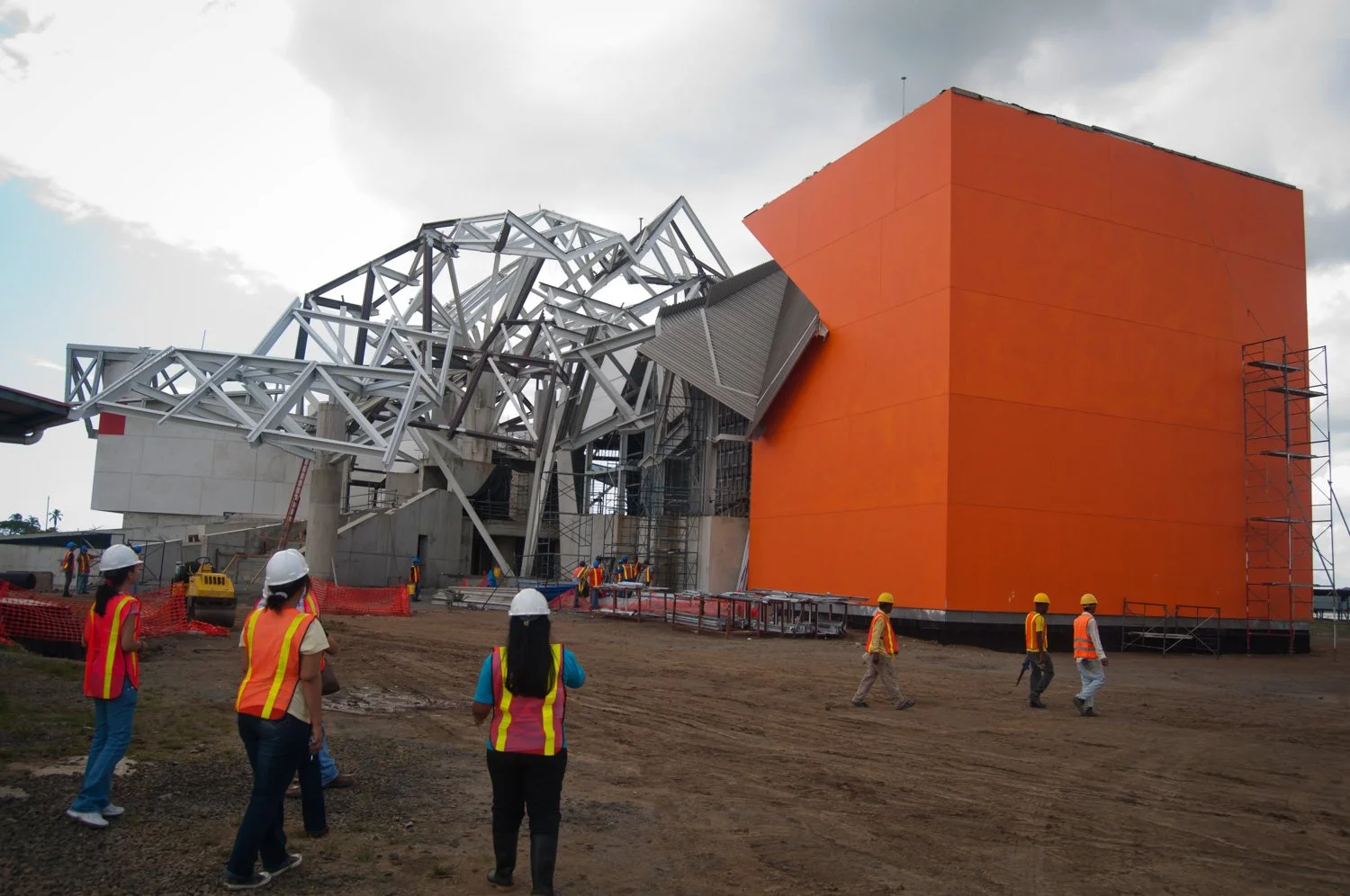 CONSTRUCCION_DEL_BIOMUSEO_PANAMA_CITY_02-2011-33-14.jpg