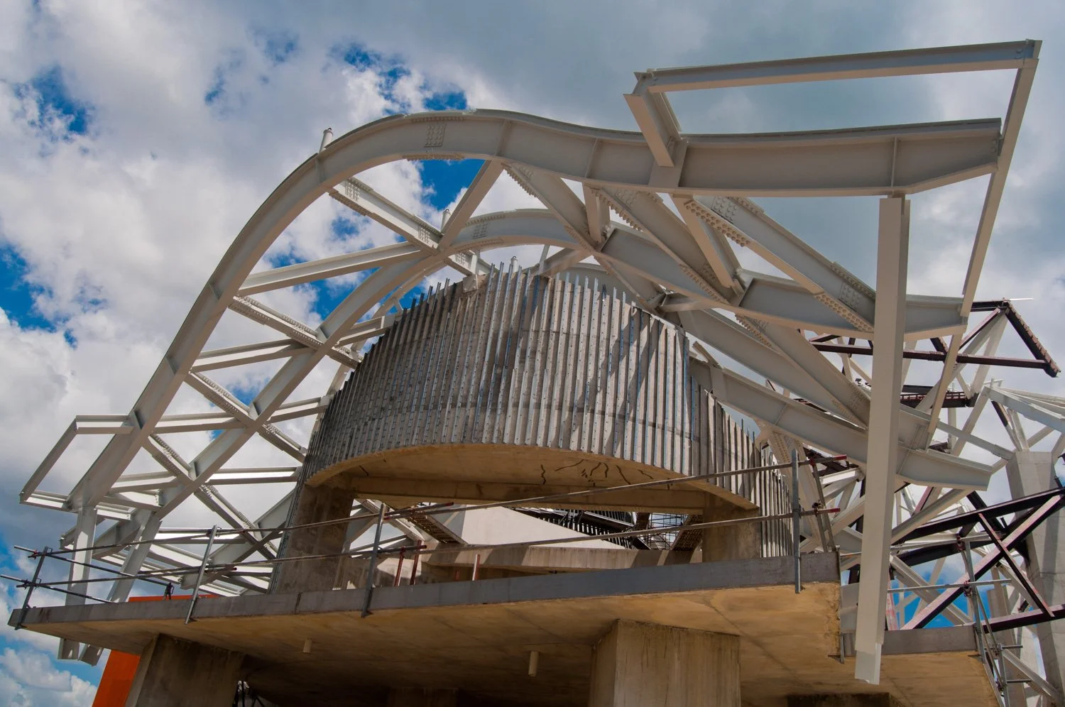 CONSTRUCCION_DEL_BIOMUSEO_PANAMA_CITY_02-2011-2-2.jpg