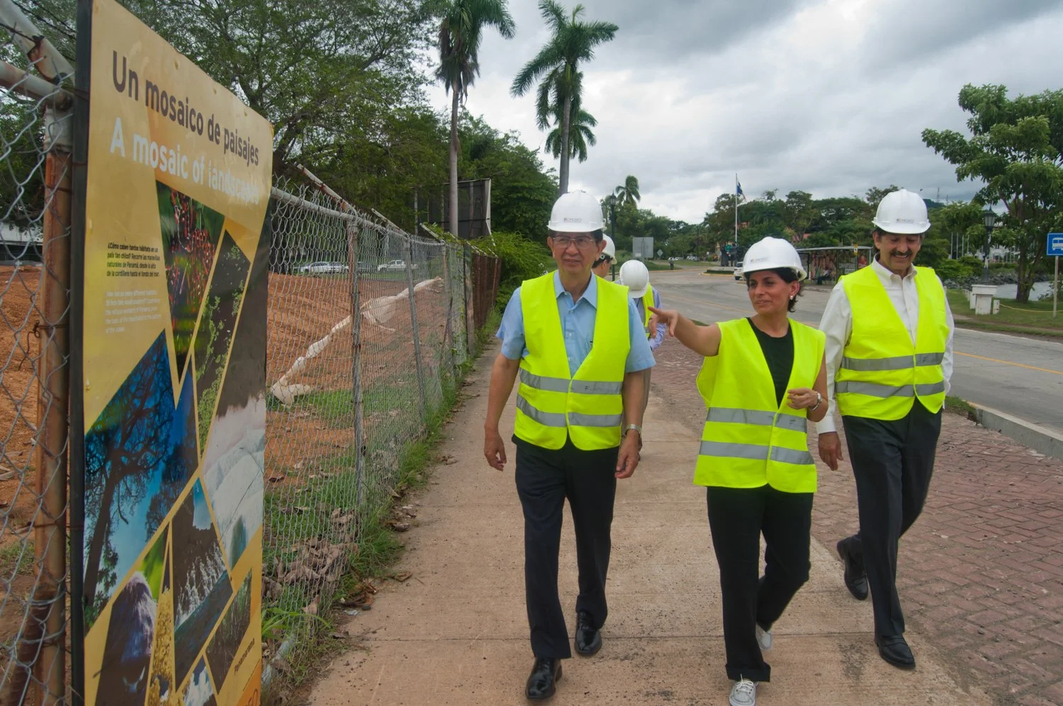 Visita_Biomuseo_Dr.Yuan-Tseh_Lee_Panama_City_18-10-2012-48-6.jpg