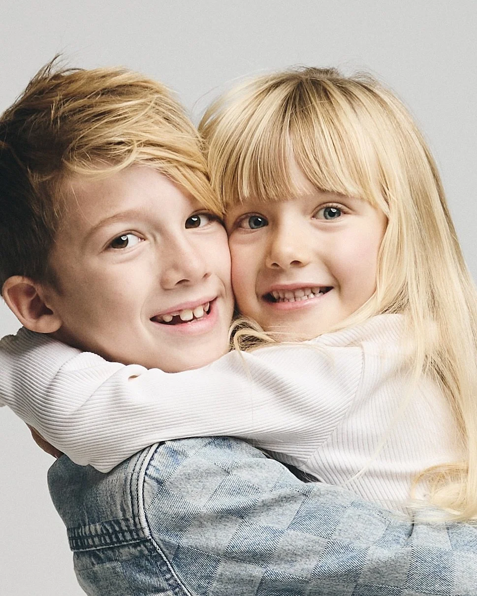 Can you believe the kids took these photos all by themselves? 🥹
Yes, they did! Our self-portrait studio is designed for effortless fun, meaning even the youngest members of the family can take the lead. Giving them the clicker unlocks a whole new l