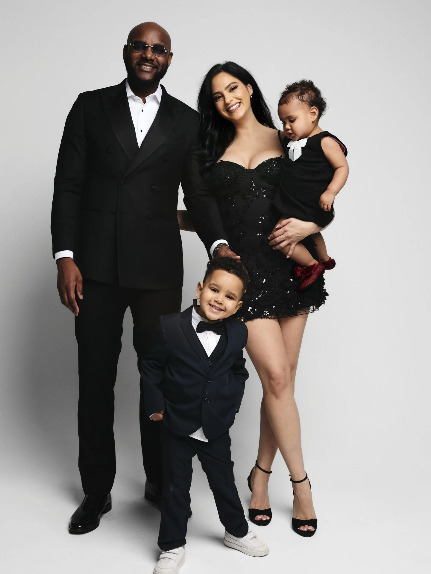 Have you sent your Christmas cards yet? If not, this is your sign to make them personal!

Is there a better tradition than gathering the family and capturing those perfect, memorable shots? We think not! Christmas is all about connection, joy, and cr