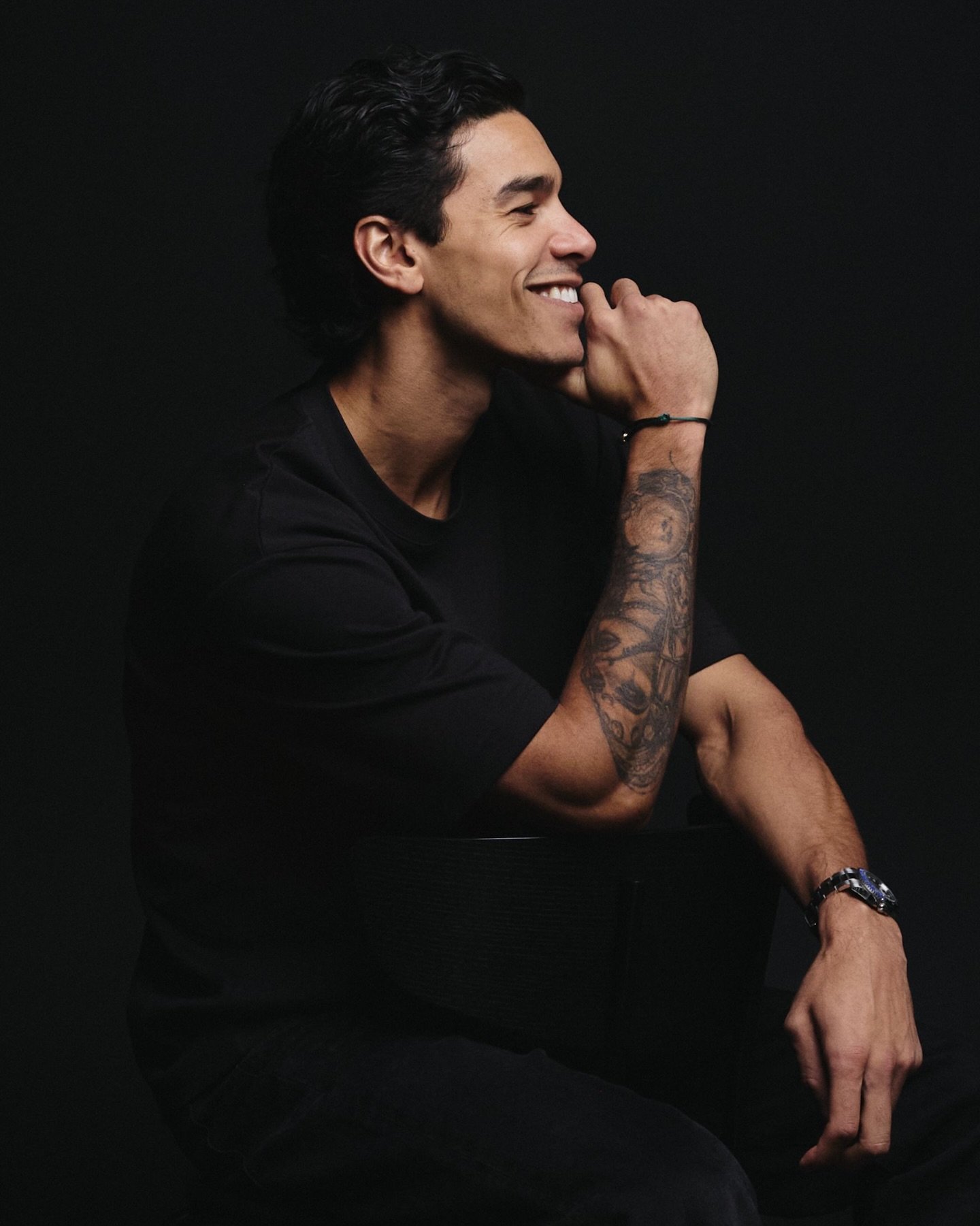 Did you know that POSE is actually the only self-portrait studio in London with a black infinity wall? 

It&rsquo;s such a game-changer for your photos. Unlike standard backdrops, the infinity wall gives you this incredible sense of depth and a truly