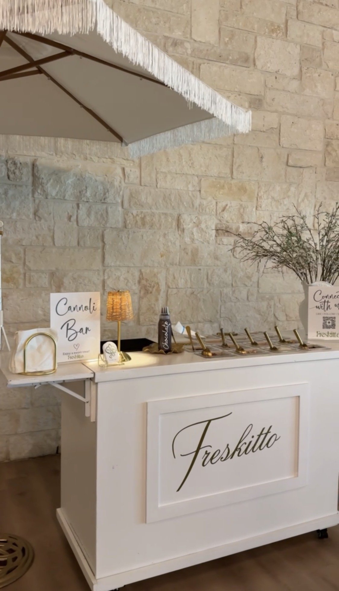 wedding cocktail hour food cannoli bar