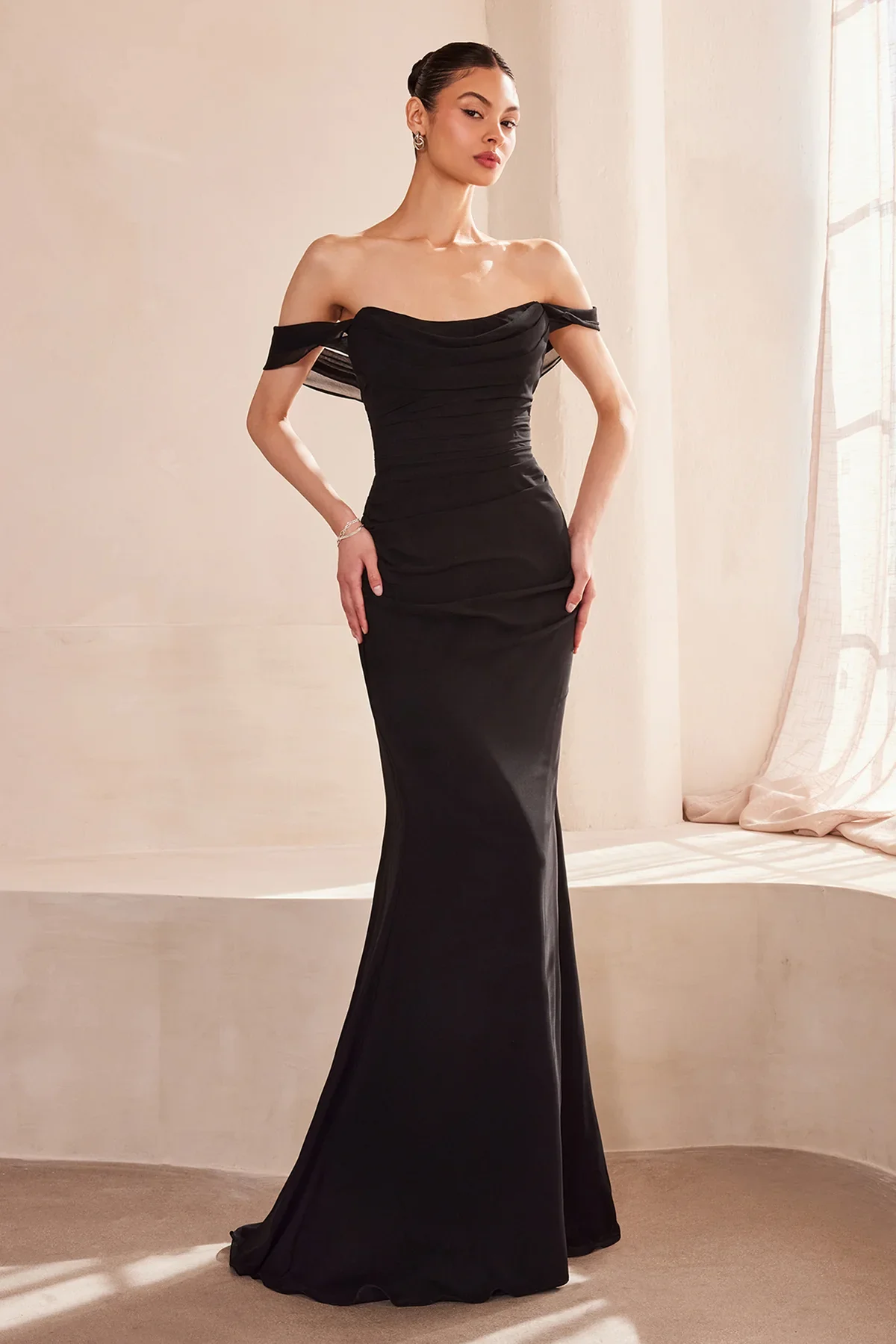T705_BLACK_FRONT_1200x.webp