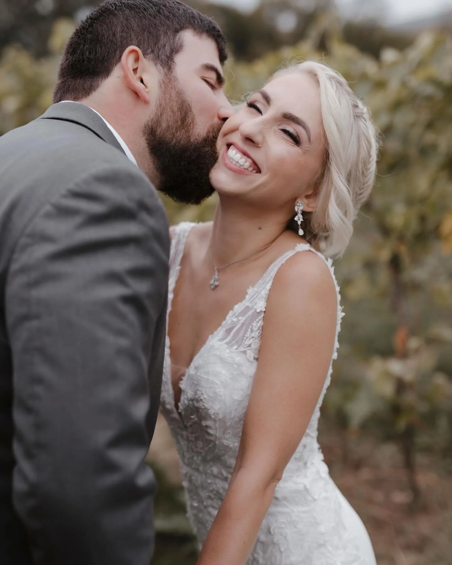 A year filled with love, laughter, and kisses. Here&rsquo;s to celebrating the beautiful journey ahead!

Happy Anniversary Amber + Neal!!

#MadisonWIPhotographer #MadisonWeddingPhotography #WisconsinWeddingPhotographer #MadisonFamilyPhotographer #WIF