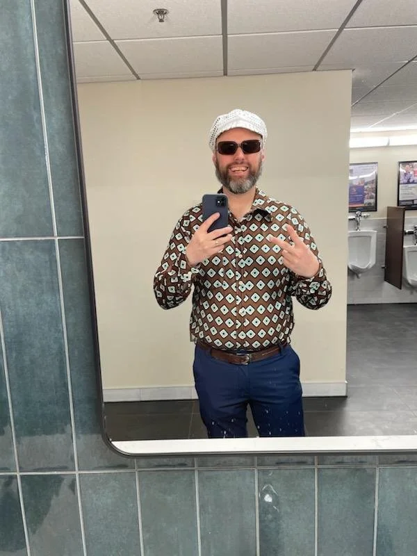 kolarbearbathroomselfie.jpg