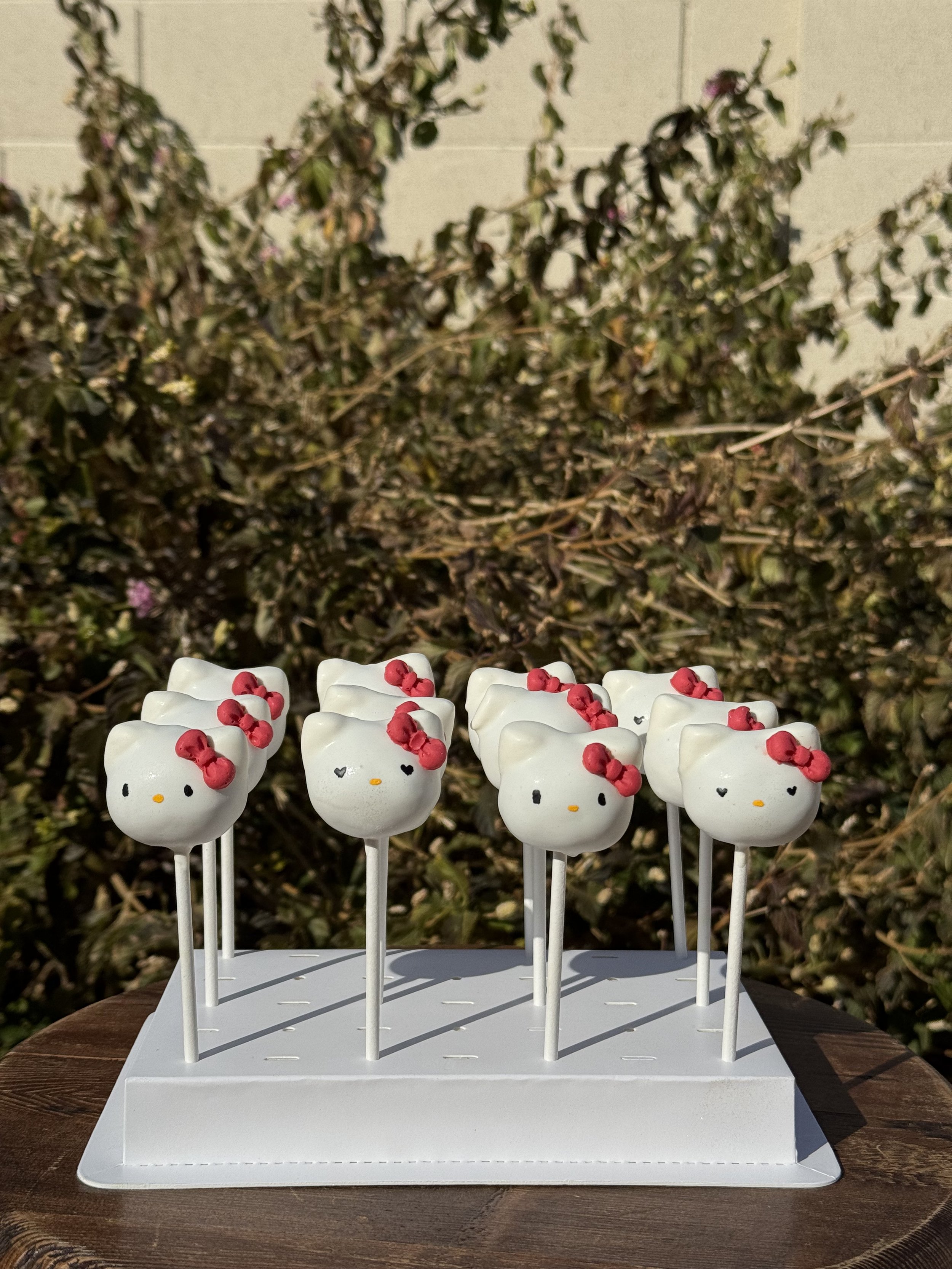 Hello Kitty Cake Pops