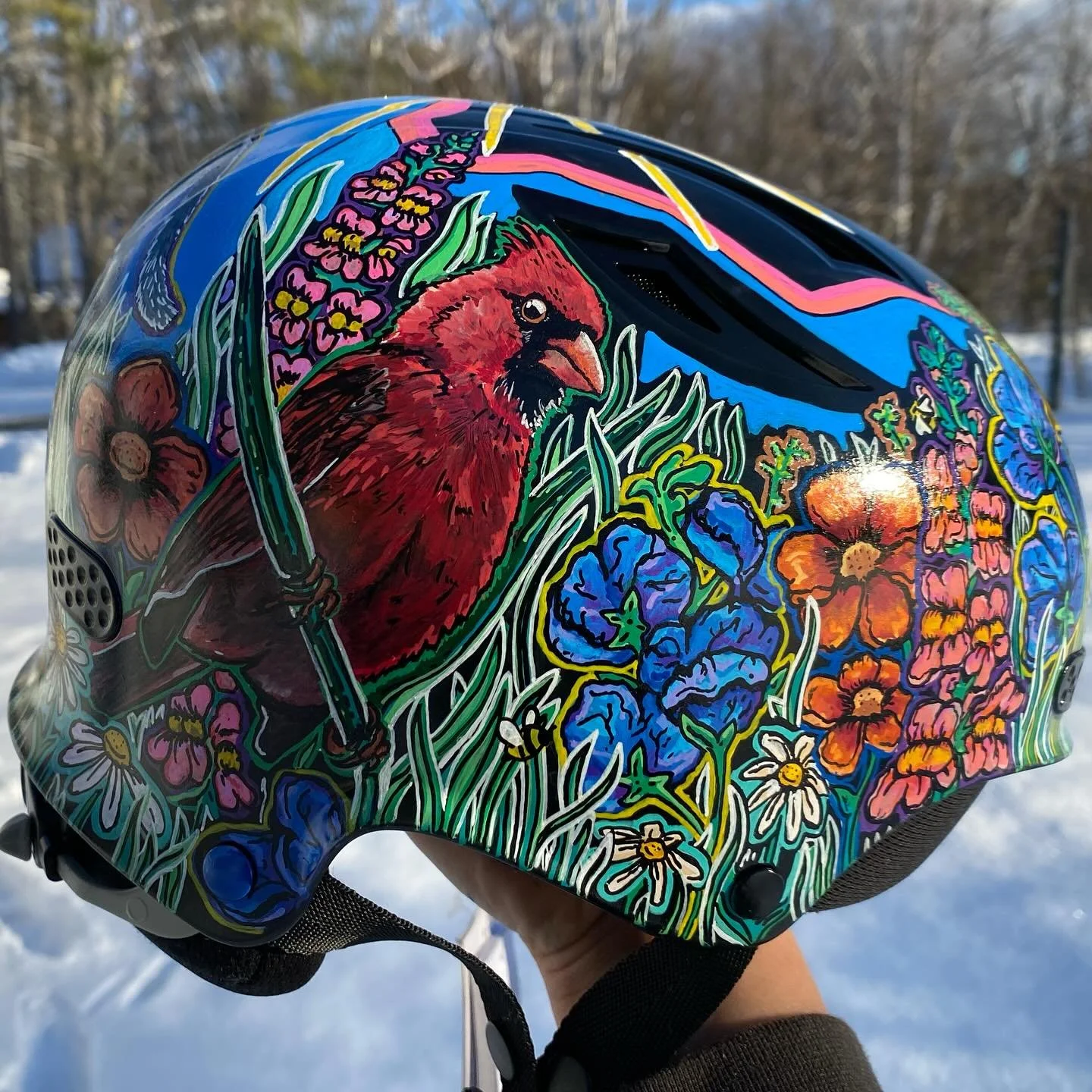 This one is dedicated to Water Lily, Snapdragon, and Sweet Pea, the kitties owned by the lady boater about to get this custom helmet for Christmas!! 🐱 I was asked to represent each of these kitties by their flower namesakes, as well as include some 