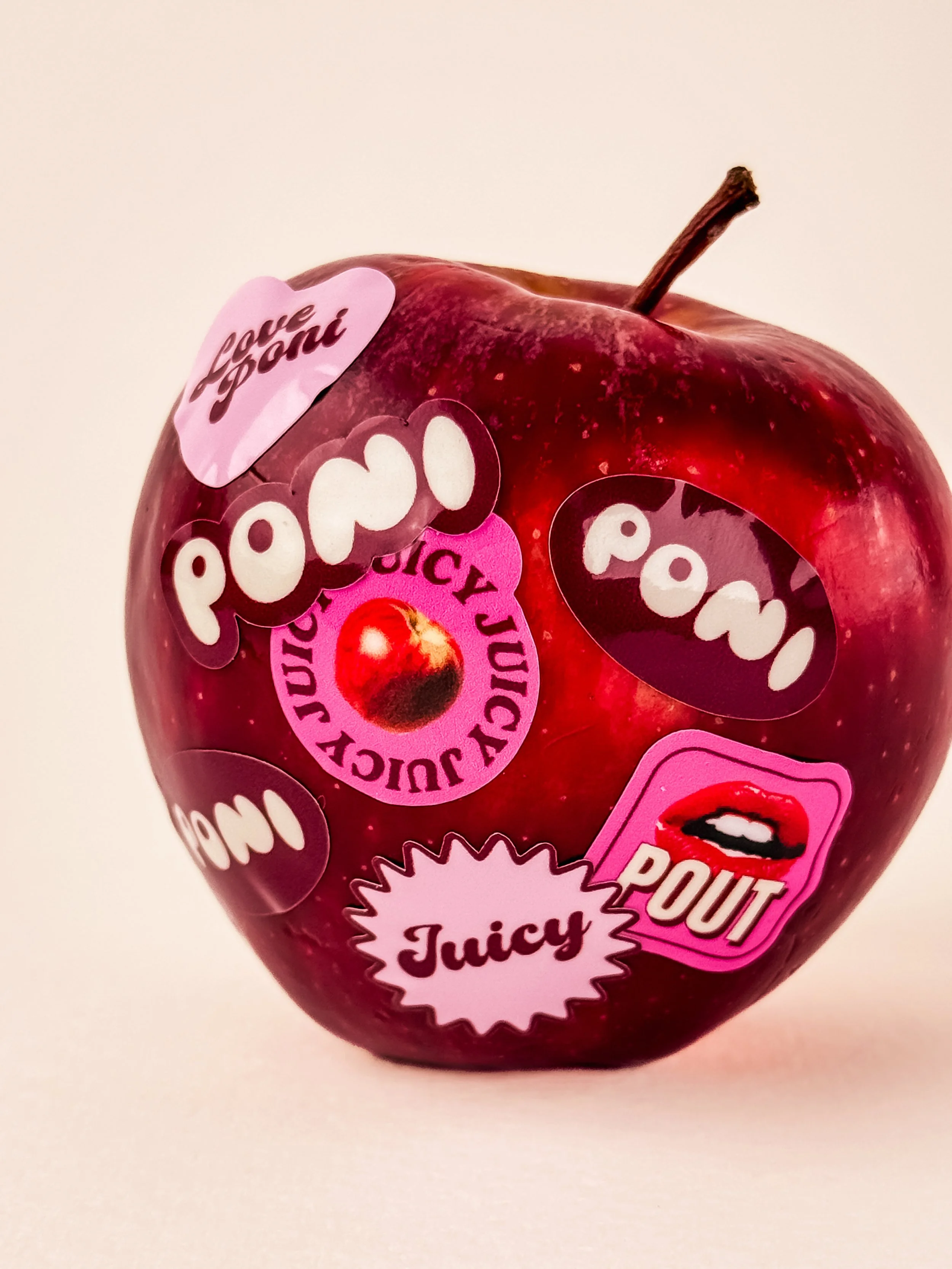 Fruit Grafiti Apple.jpg