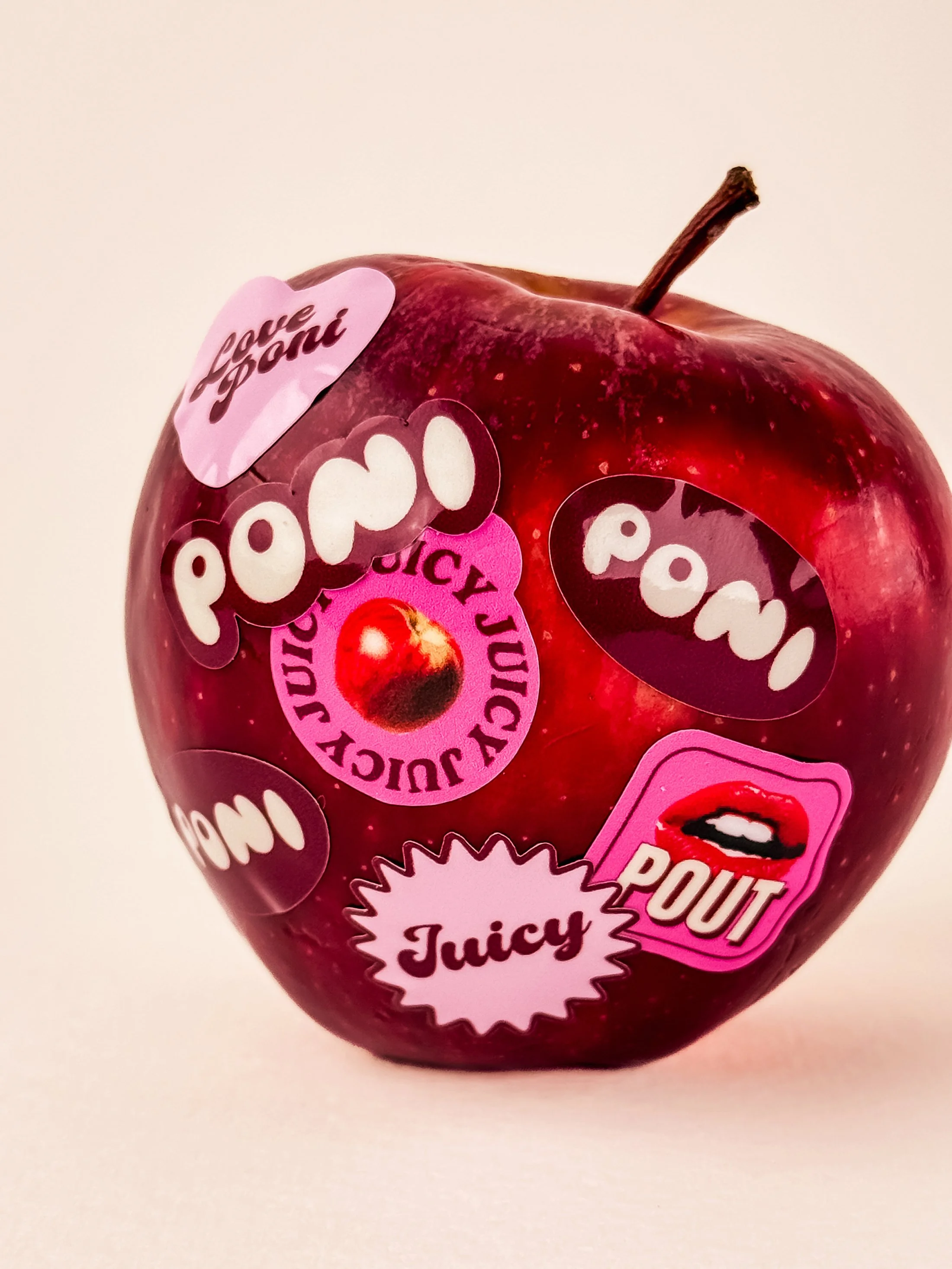 Fruit Grafiti Apple.jpg