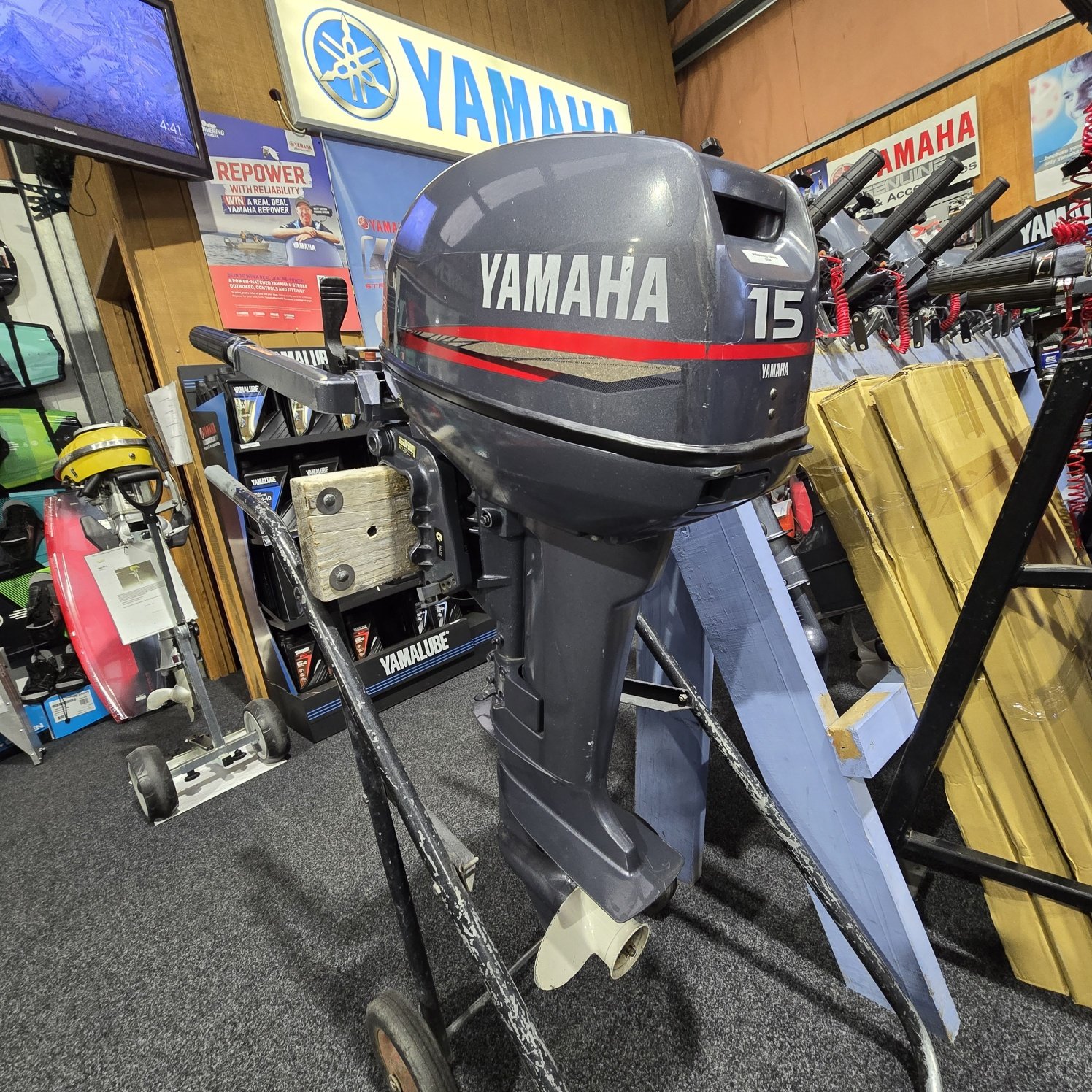 Andrew Cathie - 15hp 2 stroke outboard.jpg