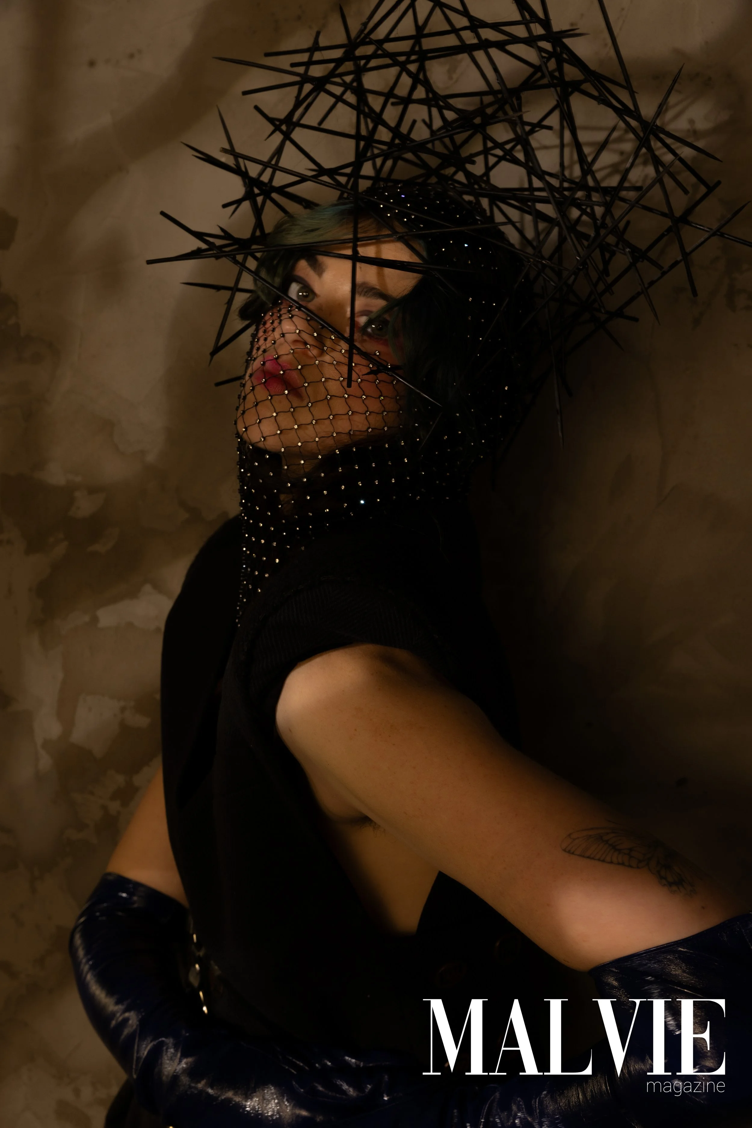  HMUA: Lori S Makeup & FX | Hair Piece: Lori S Makeup & FX | Photographer: Zoe Varol | Magazine : Malvie | Model:  Elle Farrow | Styling team: AM PM Studio & Jay | Designer: Shiyo