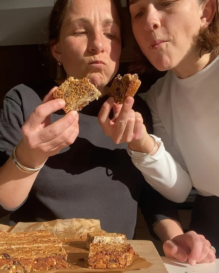 Our current favourite snacks &hearts;️&hearts;️&hearts;️

1. Baked Muesli Bars
2. PB Banana Slice
3. Coconut Cacao Bars 
4. Lemon + Apricot Cheesecake Slice
5. Zucchini + Feta Muffins
6. Cranberry + Chocolate Muesli Bars
7. Granola Bark (always)
8. T