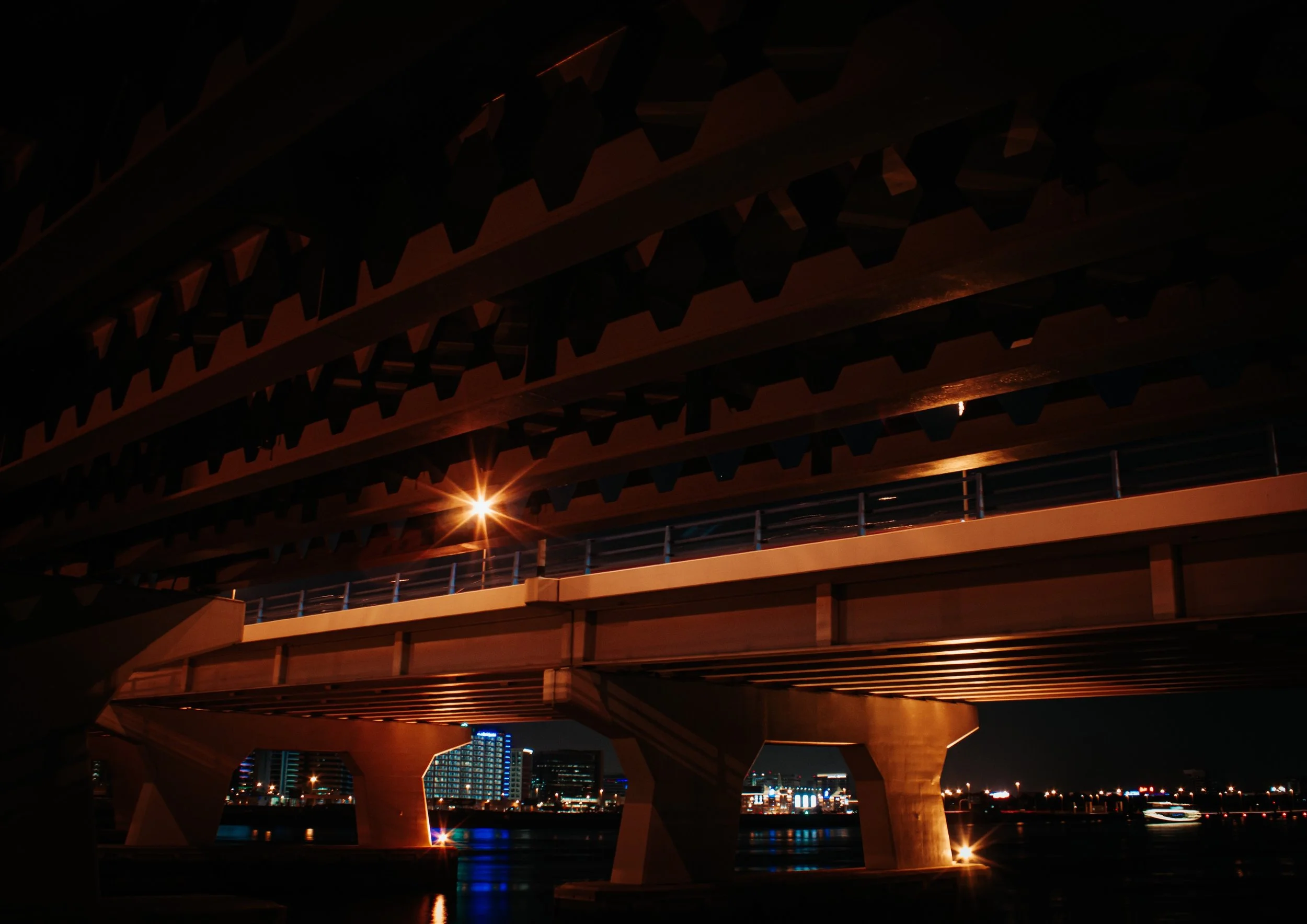 2014_02_14_Under_The_Al_Maktoum_Bridge_AK_0640.jpg