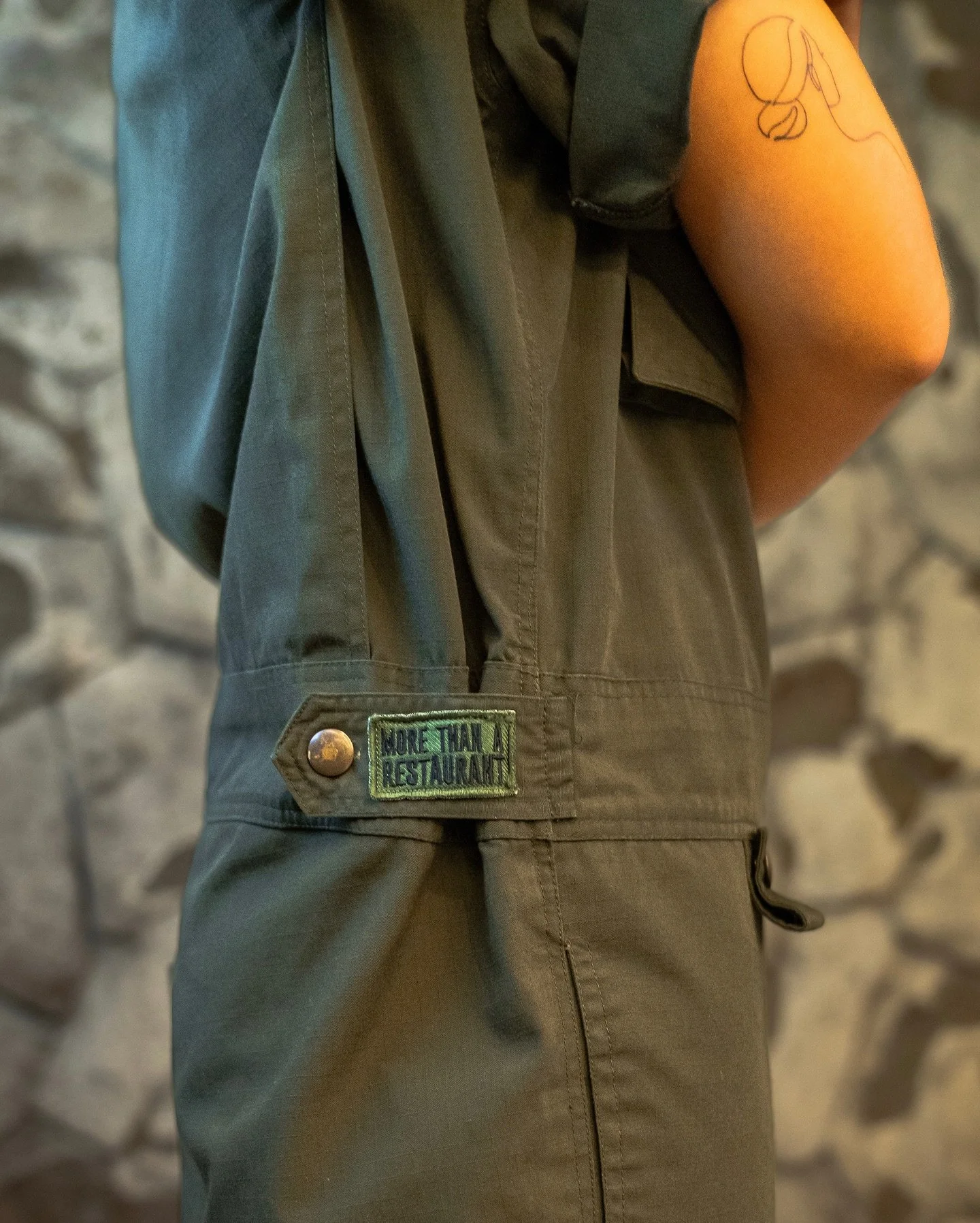 Developing a successful brand takes consideration for the function, sensory and emotional layers of the experience. Staff attire is just one of those critical points so many projects seem to leave as an afterthought.
For @locavorenxt, we started work