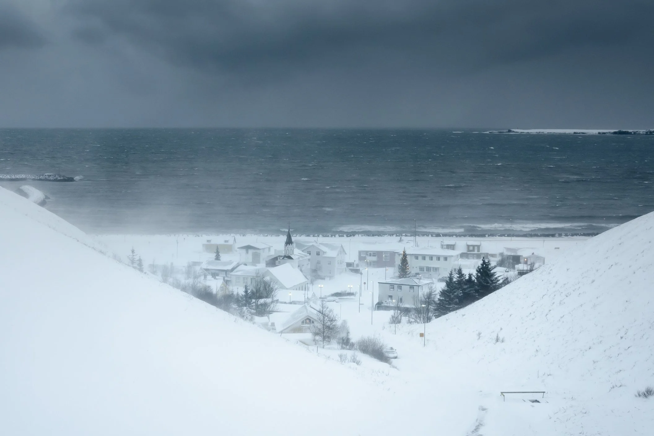 voyage-photo-islande-ville-neige-tempête.jpg